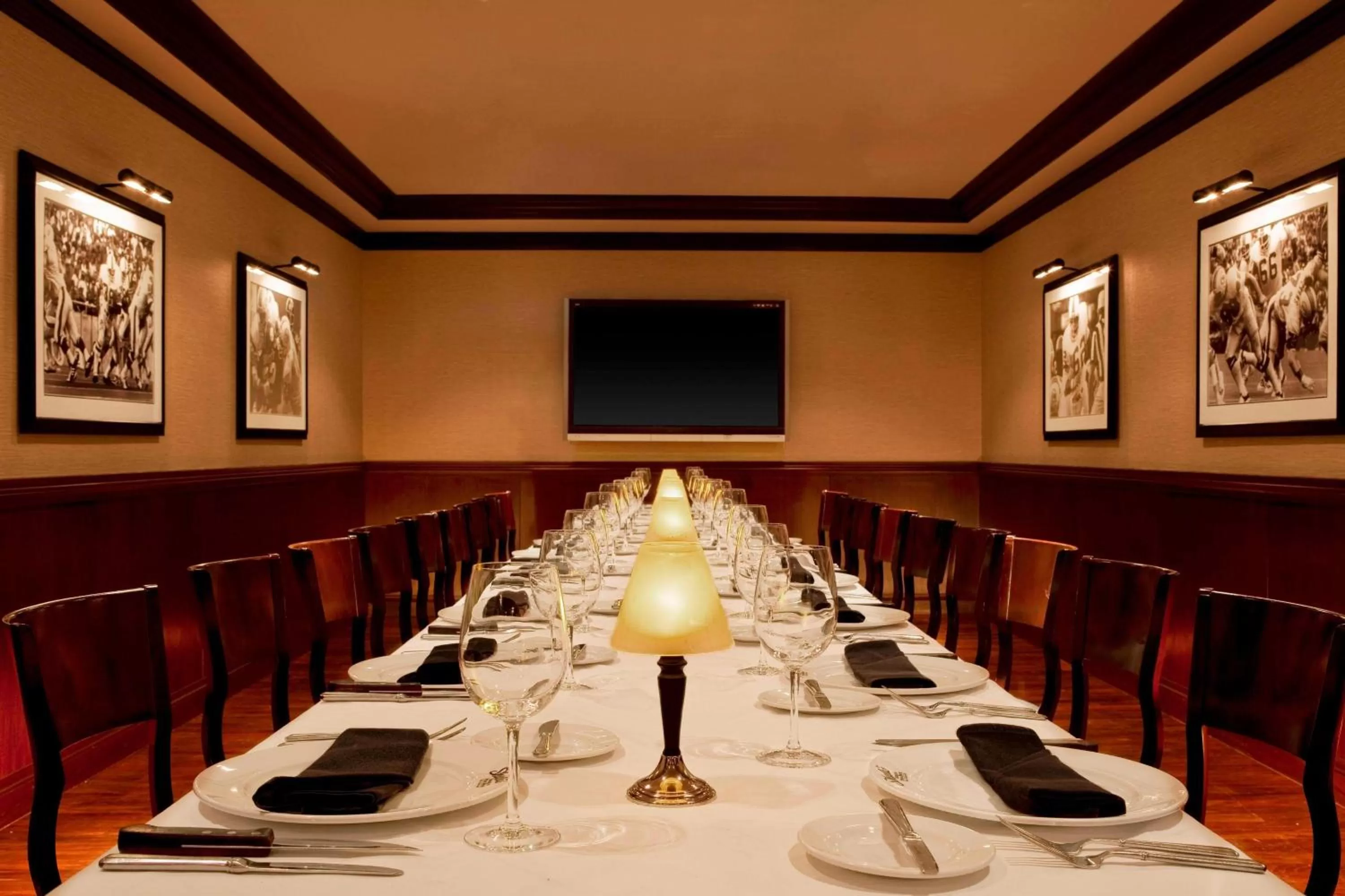 Restaurant/places to eat in Sheraton Grand Chicago Riverwalk