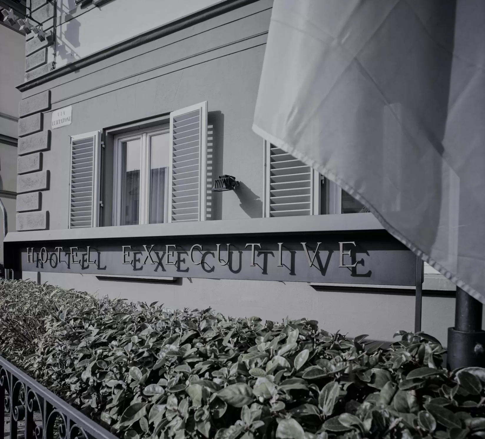 Facade/entrance in Hotel Executive