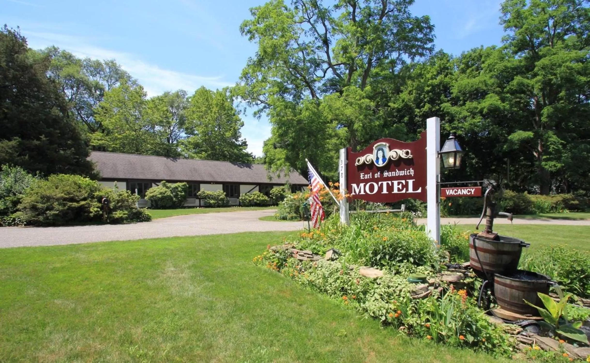 Facade/entrance in The Earl of Sandwich Motel