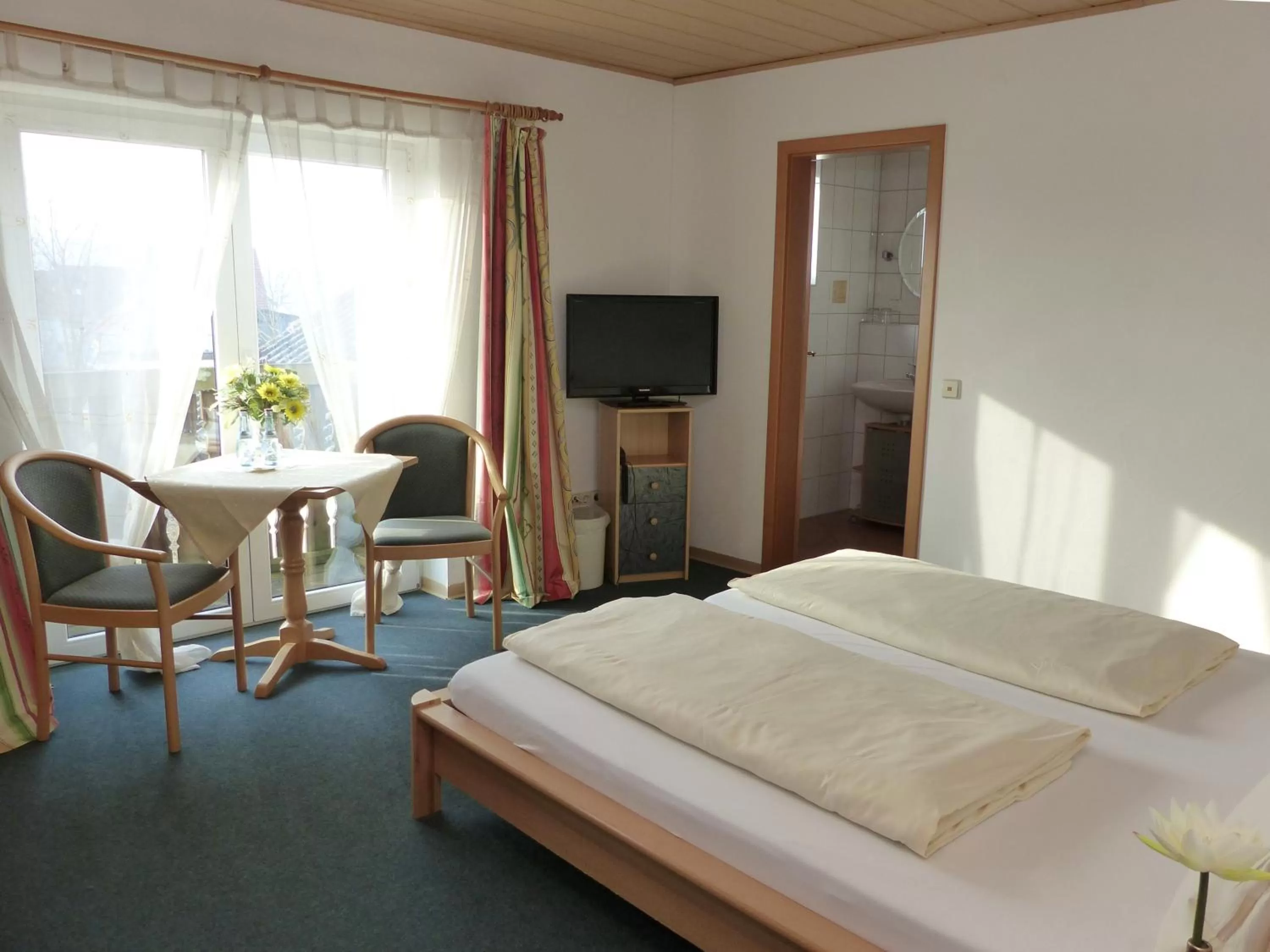 Photo of the whole room, Bed in Grüner Baum