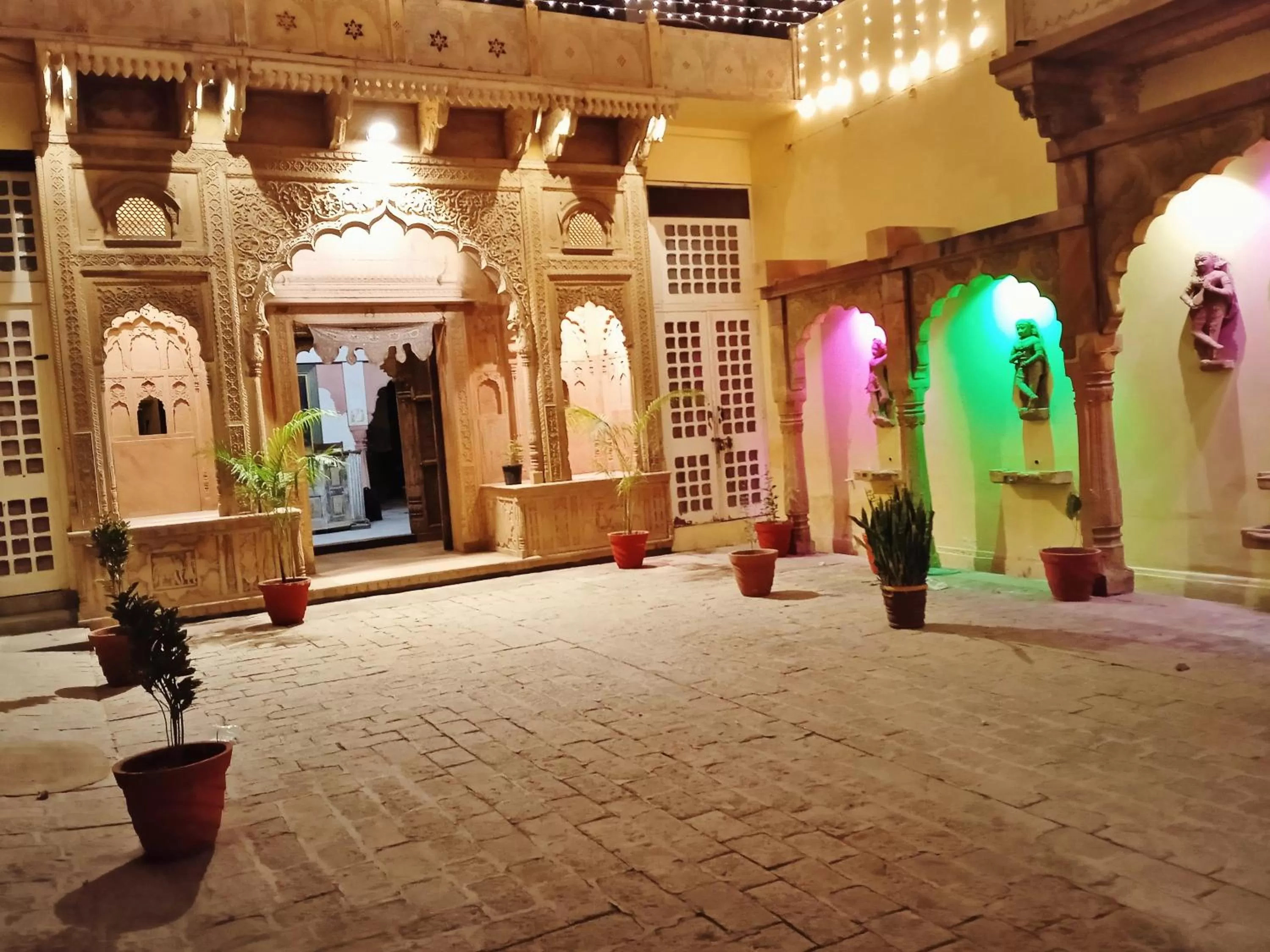 Facade/entrance in Rigmor haveli