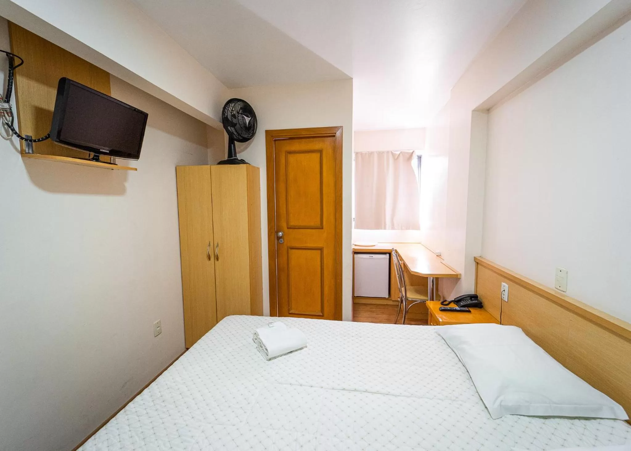 Bed in Condall Palace Hotel