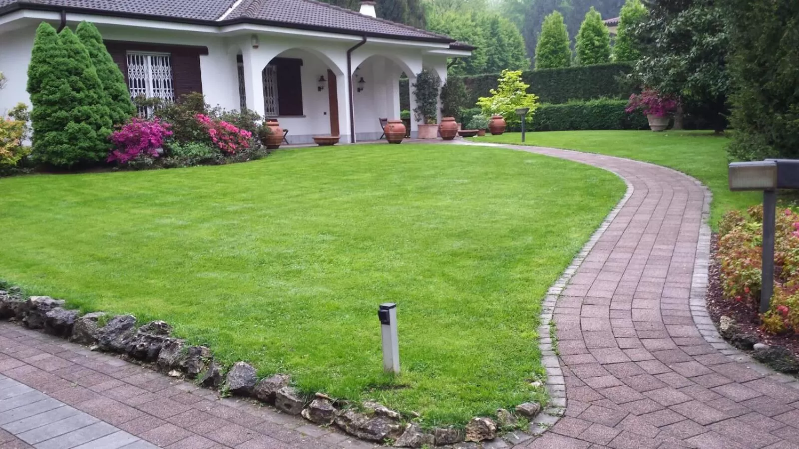 Garden view in b&b le magnolie