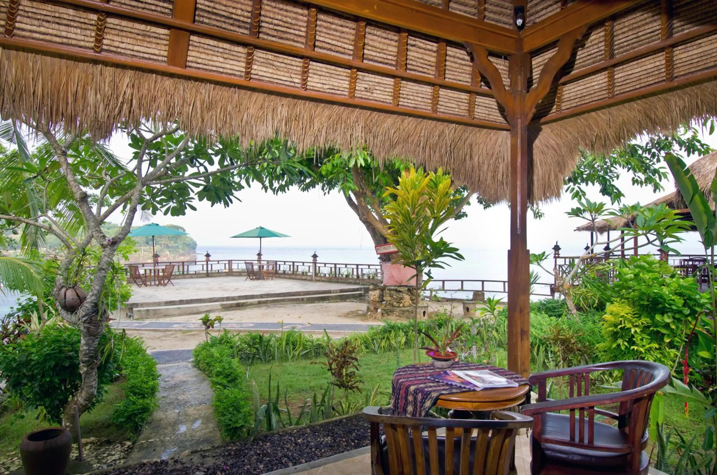 Patio in Mushroom Beach Bungalows