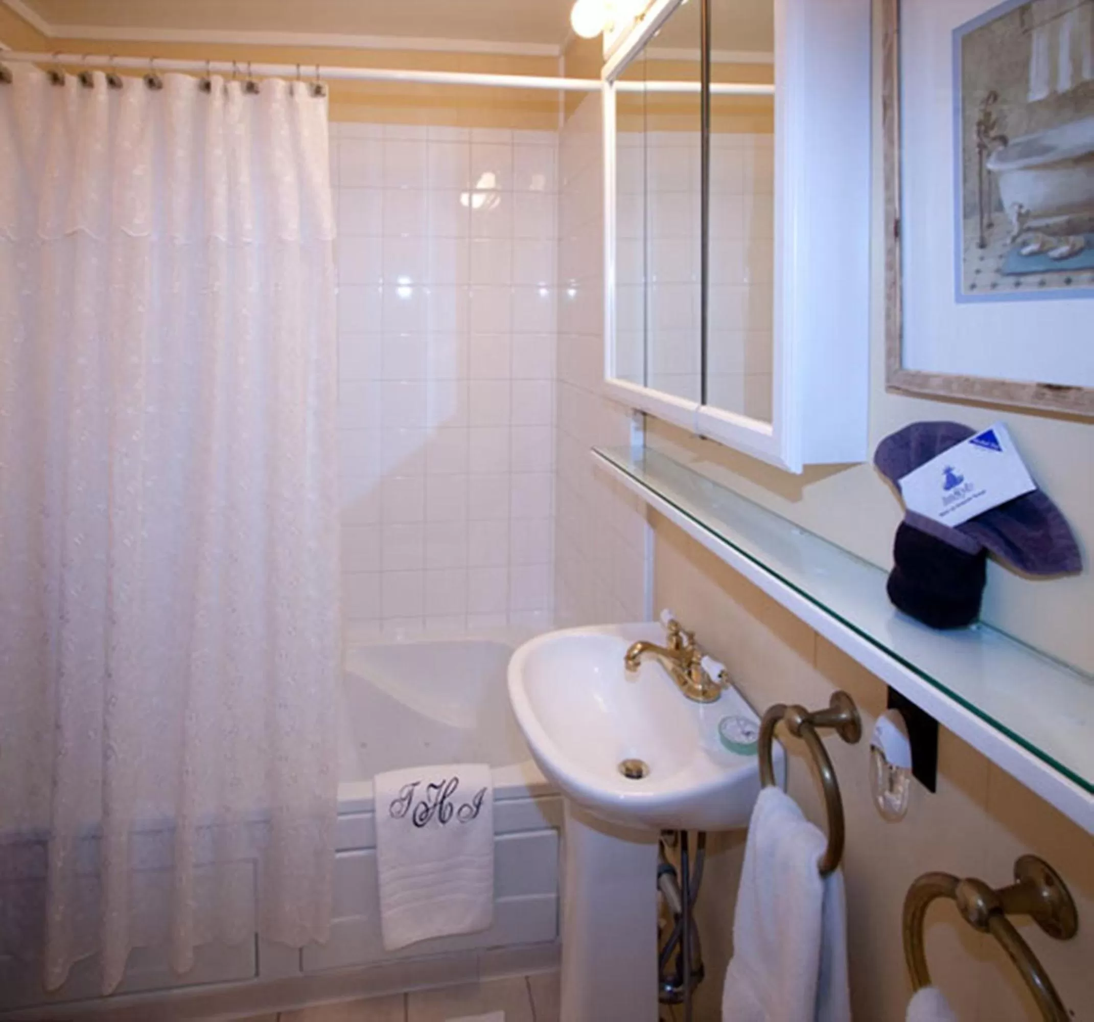 Bathroom in Headlands Inn Bed and Breakfast