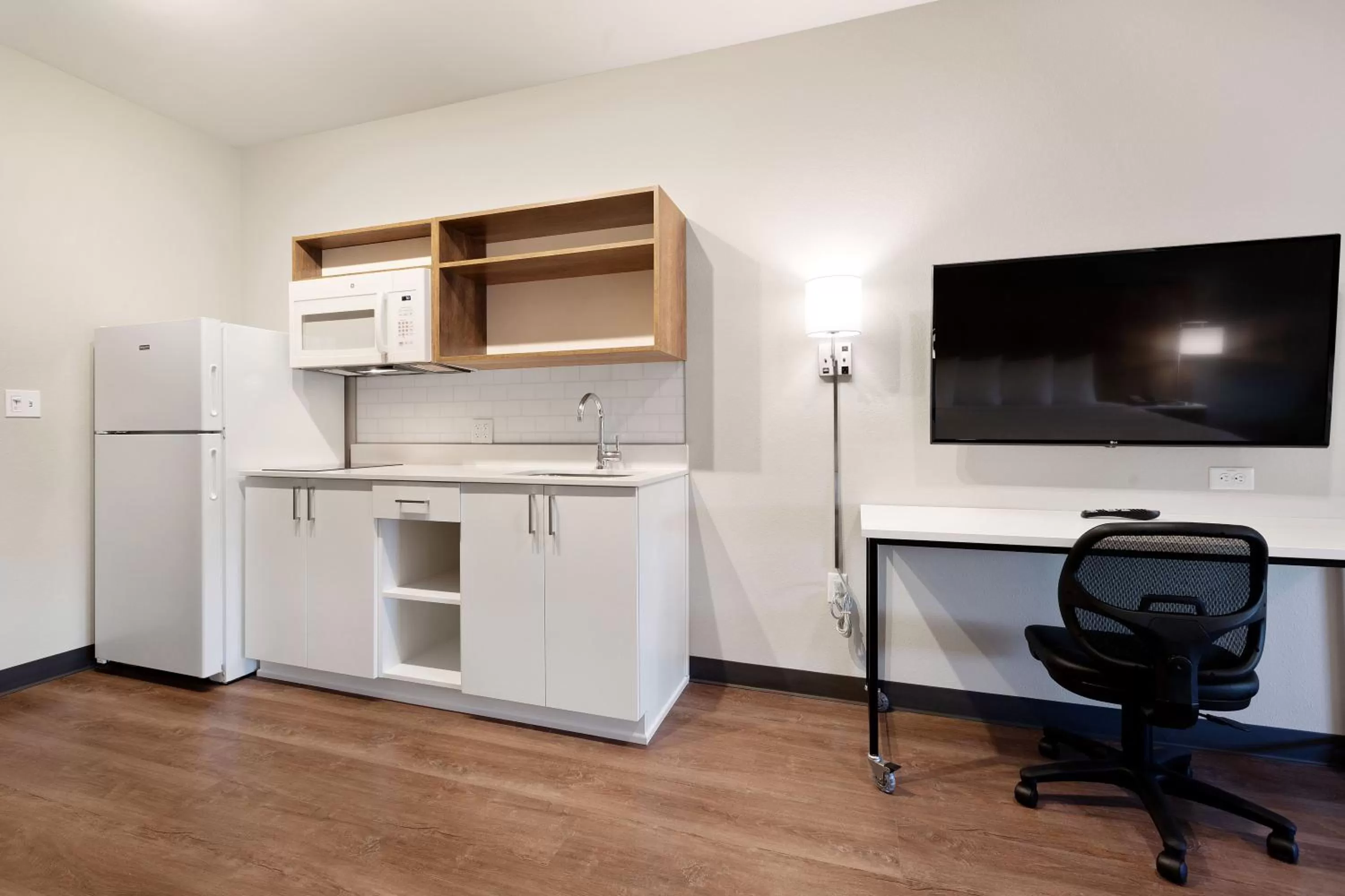 Kitchen or kitchenette in Extended Stay America Premier Suites - Titusville - Space Center