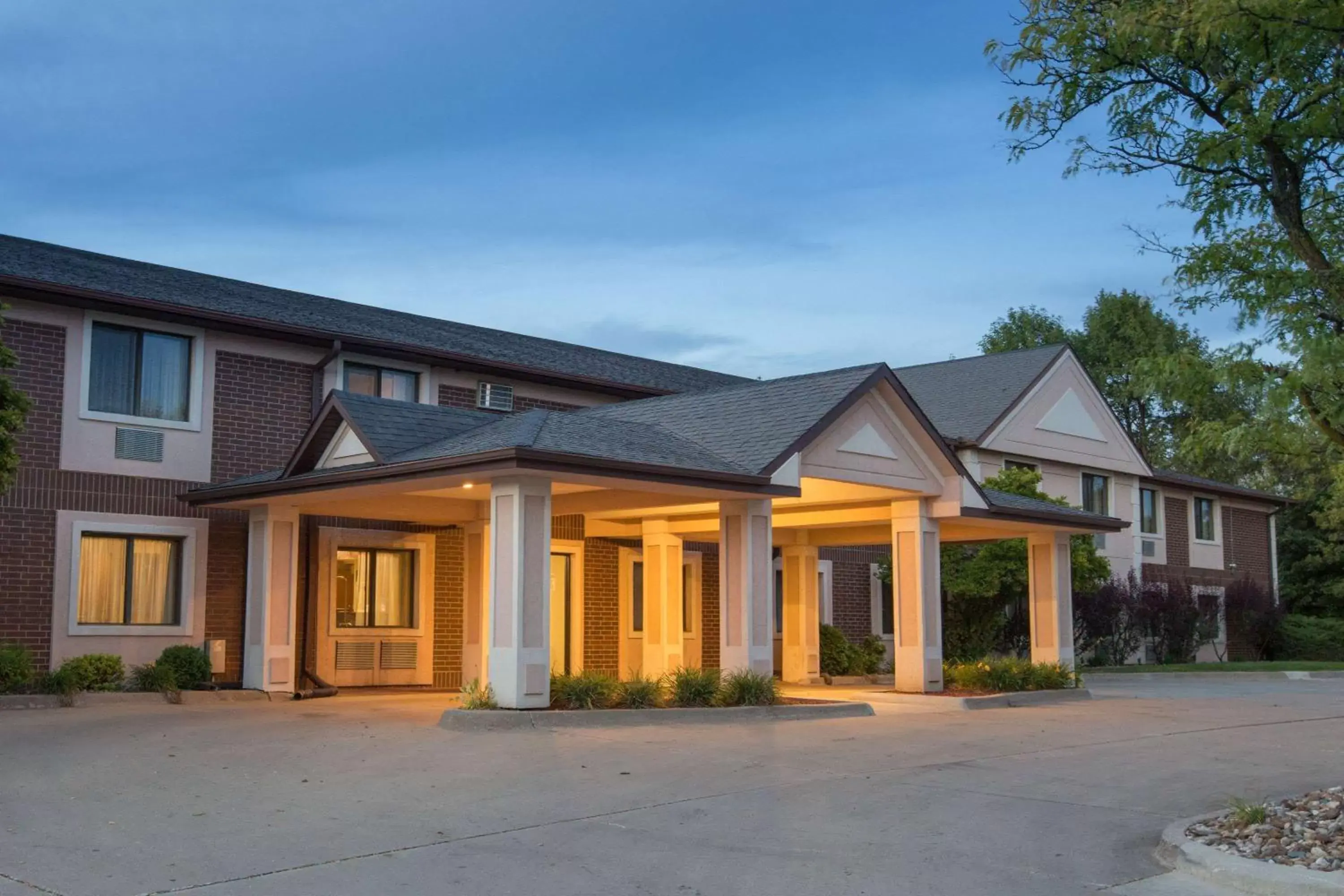 Super 8 by Wyndham Clive IA Super 8 by Wyndham Clive IA