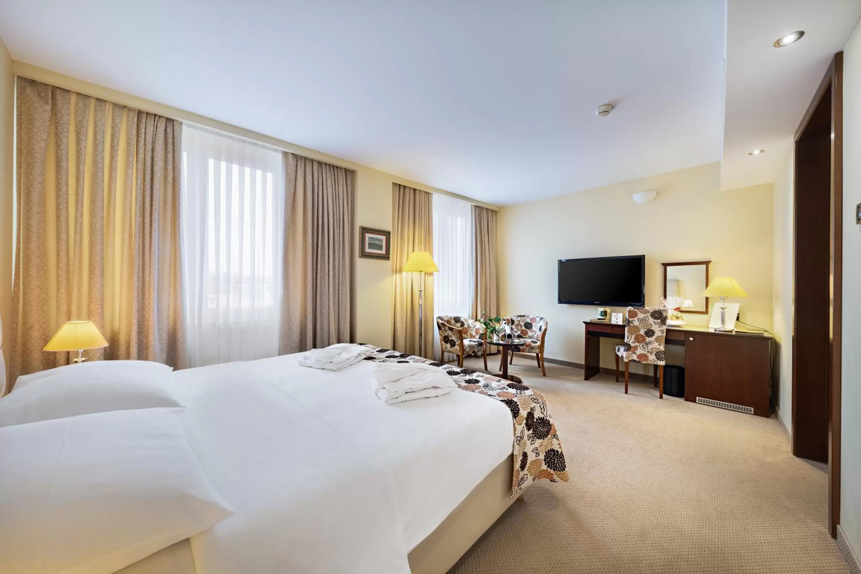 Photo of the whole room, Bed in Hotel Dubrovnik