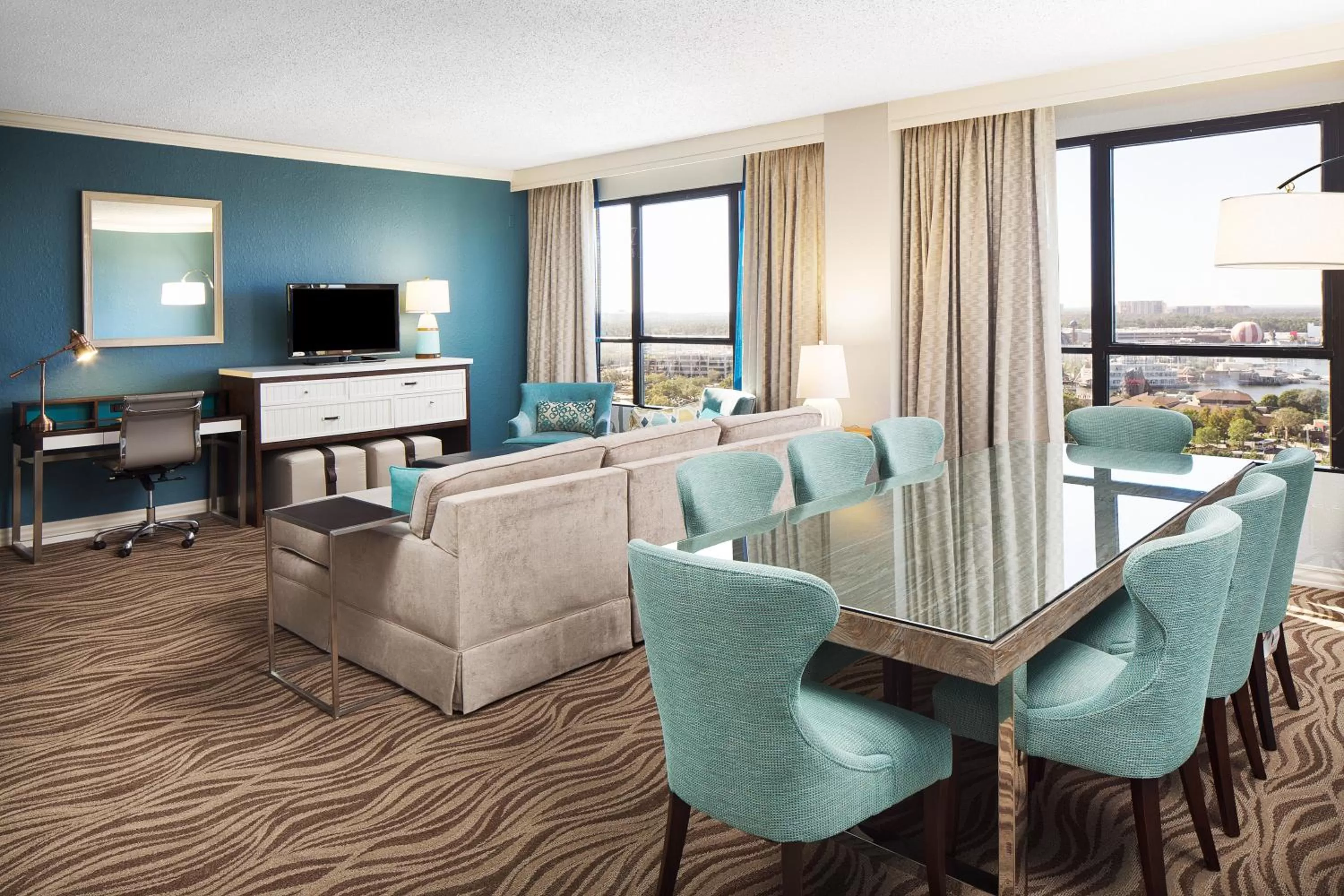 Living room in Wyndham Lake Buena Vista – Disney Springs® Area