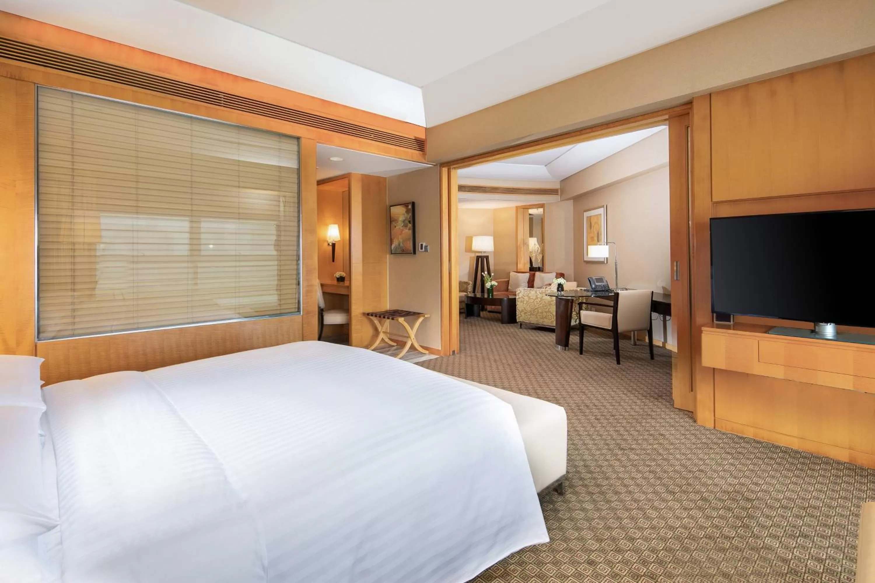 Bedroom, Bed in Ningbo Marriott Hotel