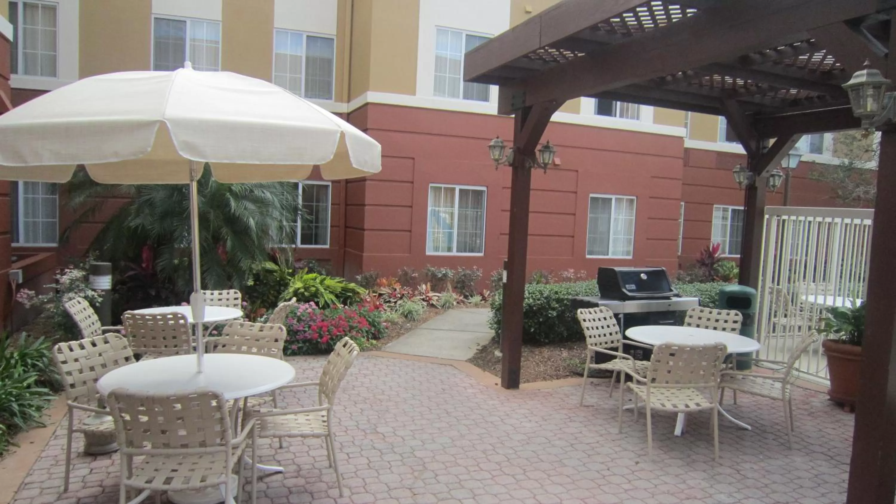 Patio in Extended Stay America Suites - Orlando - Convention Center - Universal Blvd