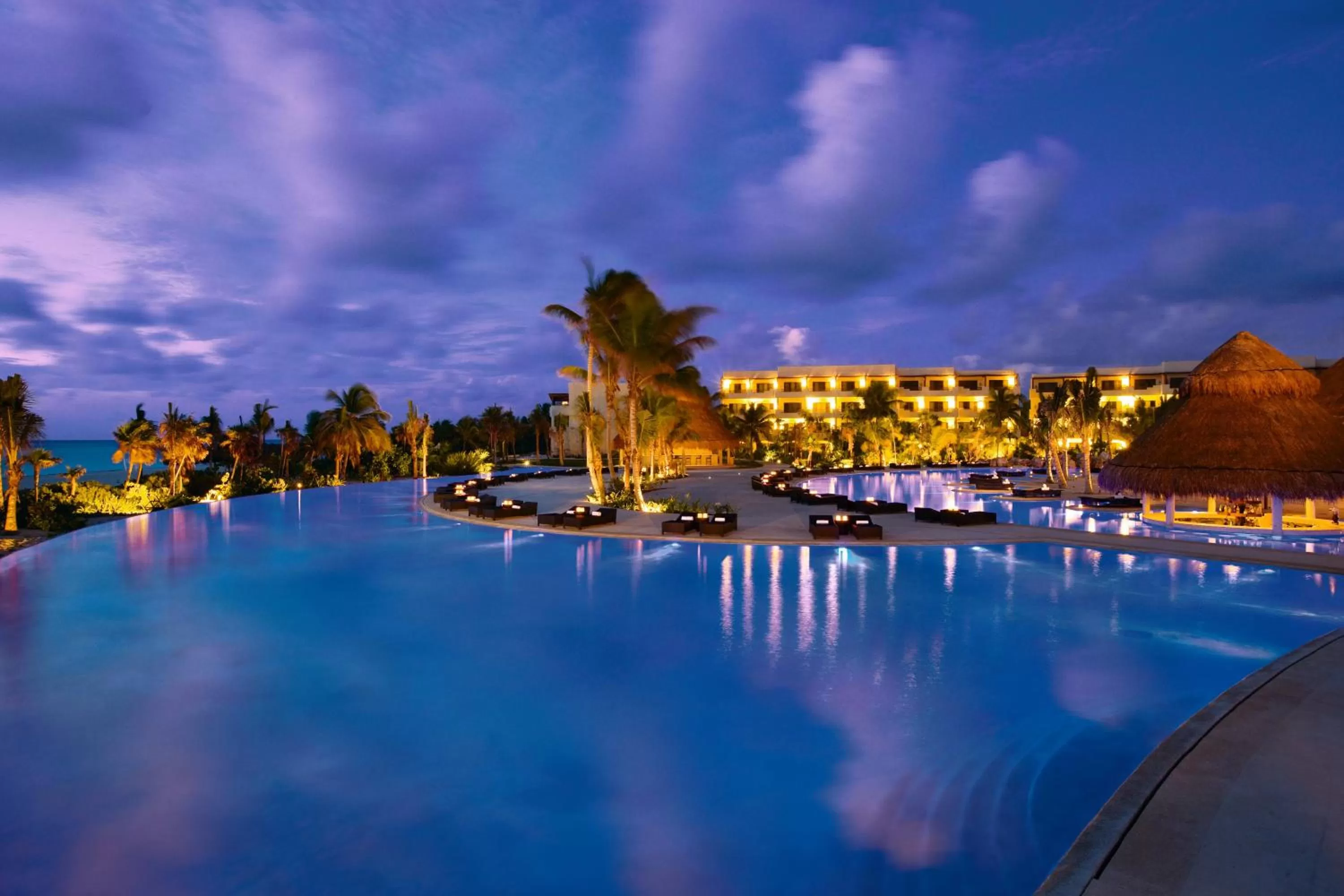 Swimming pool in Secrets Maroma Beach Riviera Cancun - Adults only