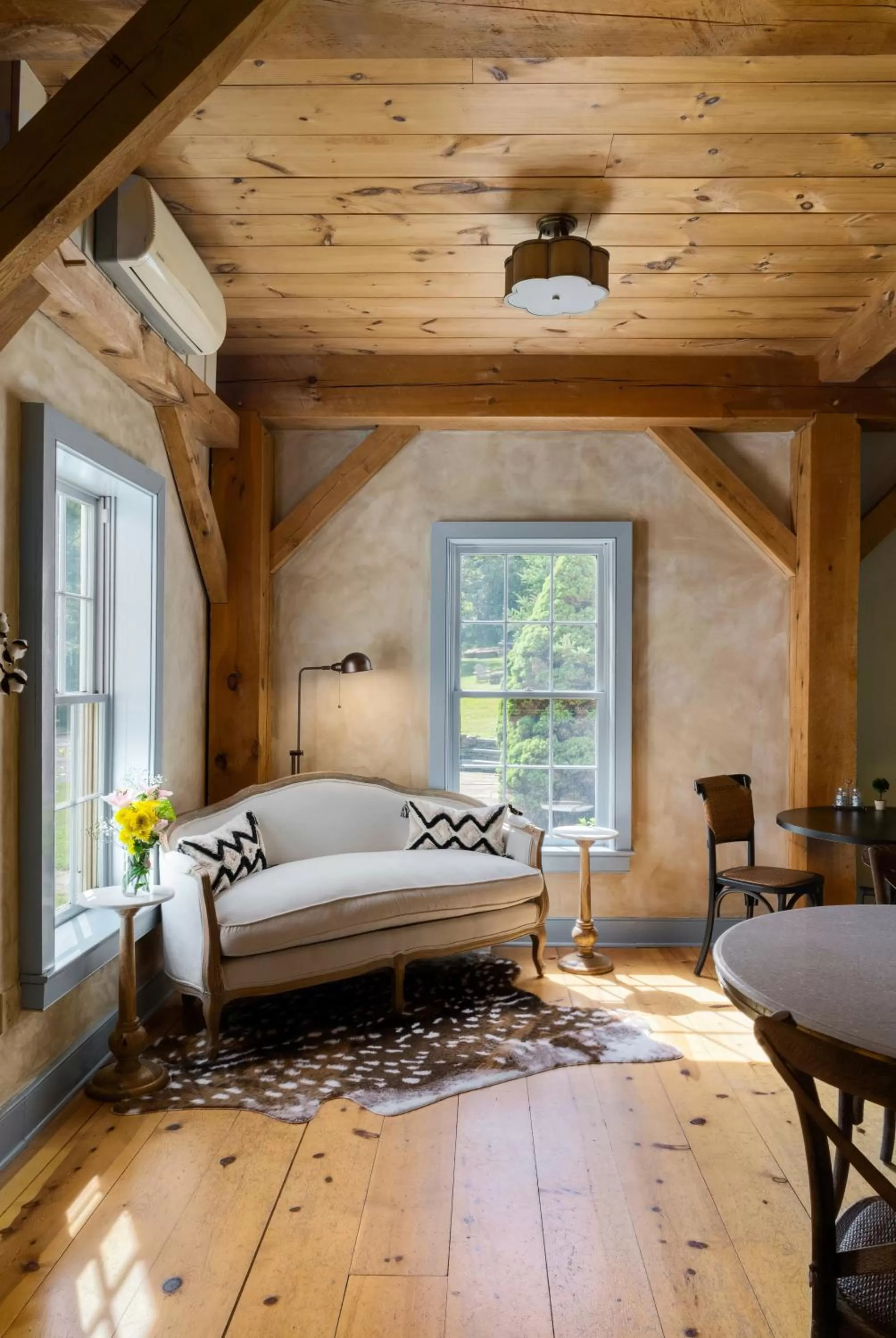 Living room in Inn at Silver Maple Farm