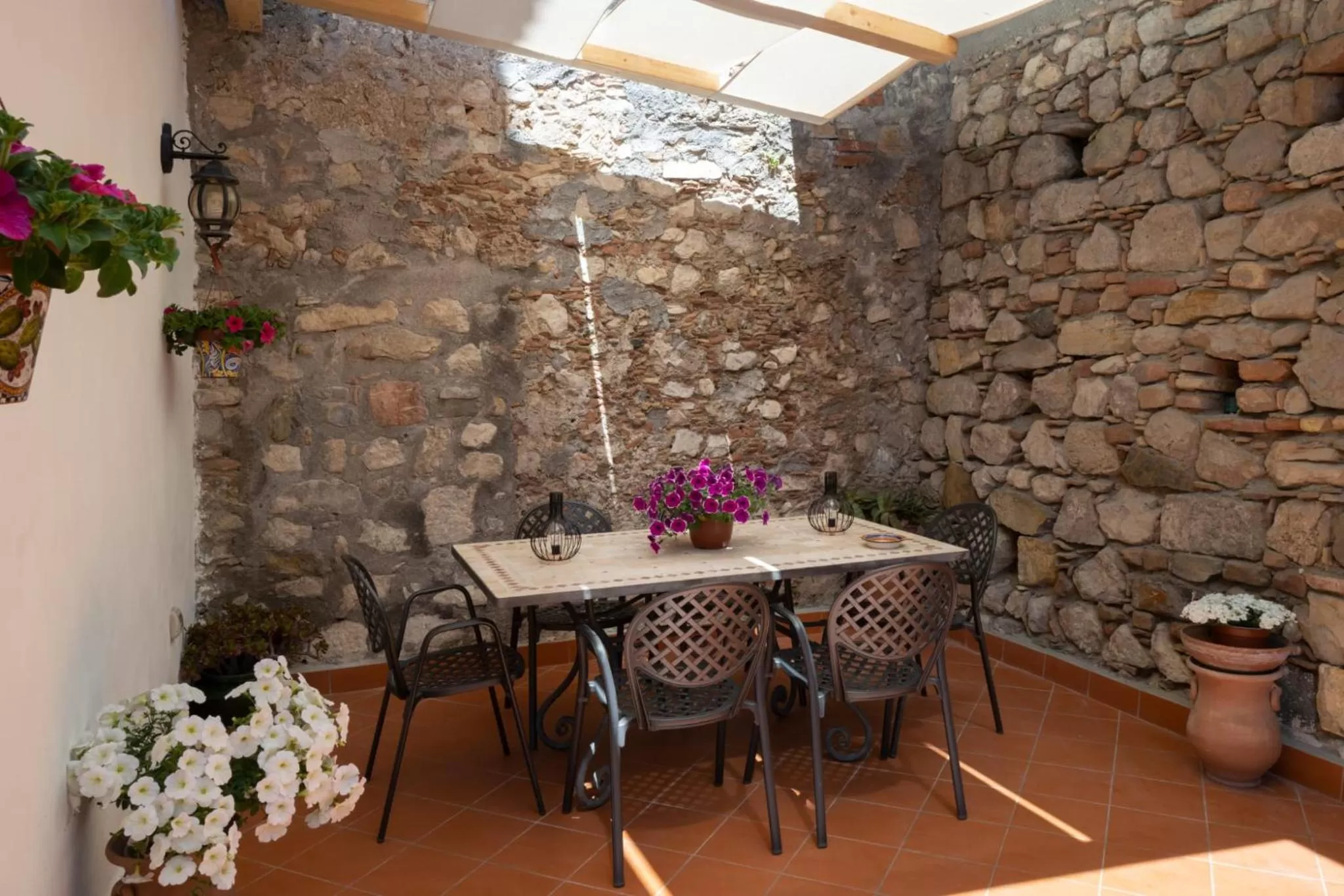Dining Area in B&B RE TANCREDI