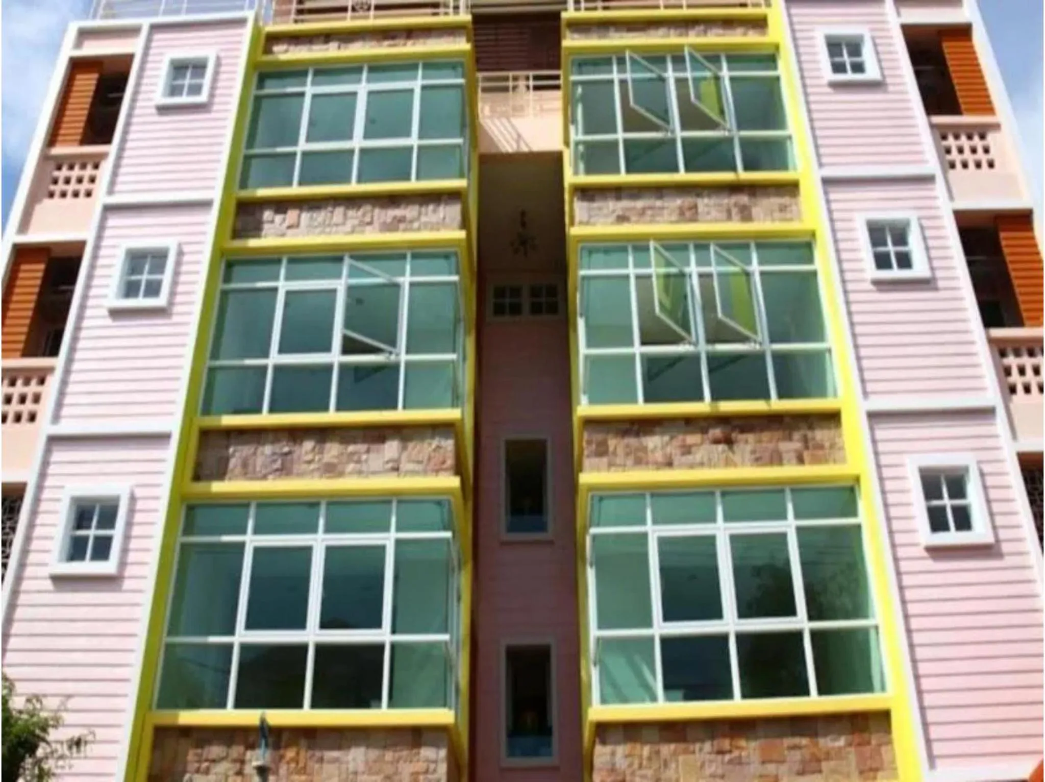 Facade/entrance, Property Building in OYO 75405 Ladda Place