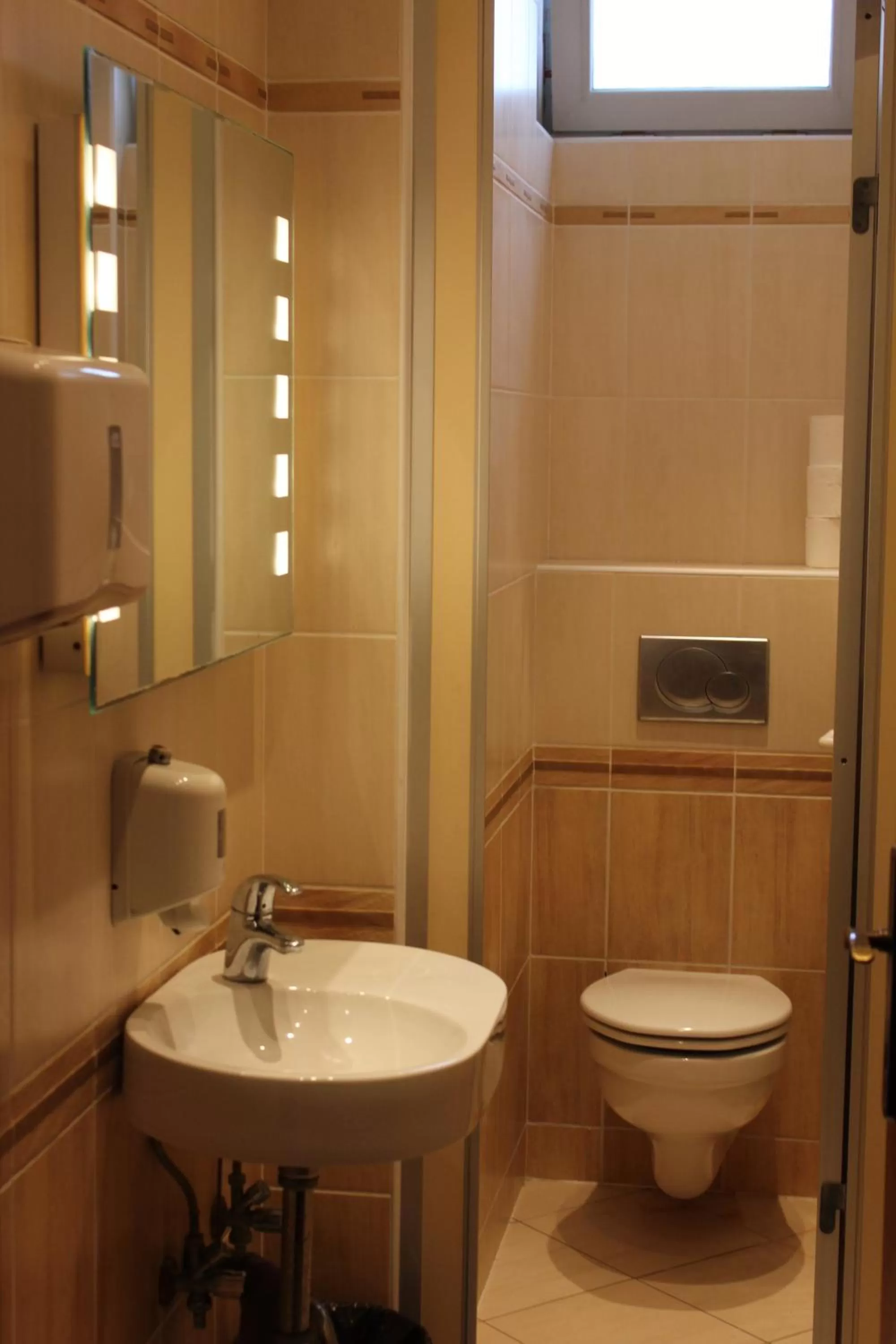 Bathroom in Hotel Ajka 1