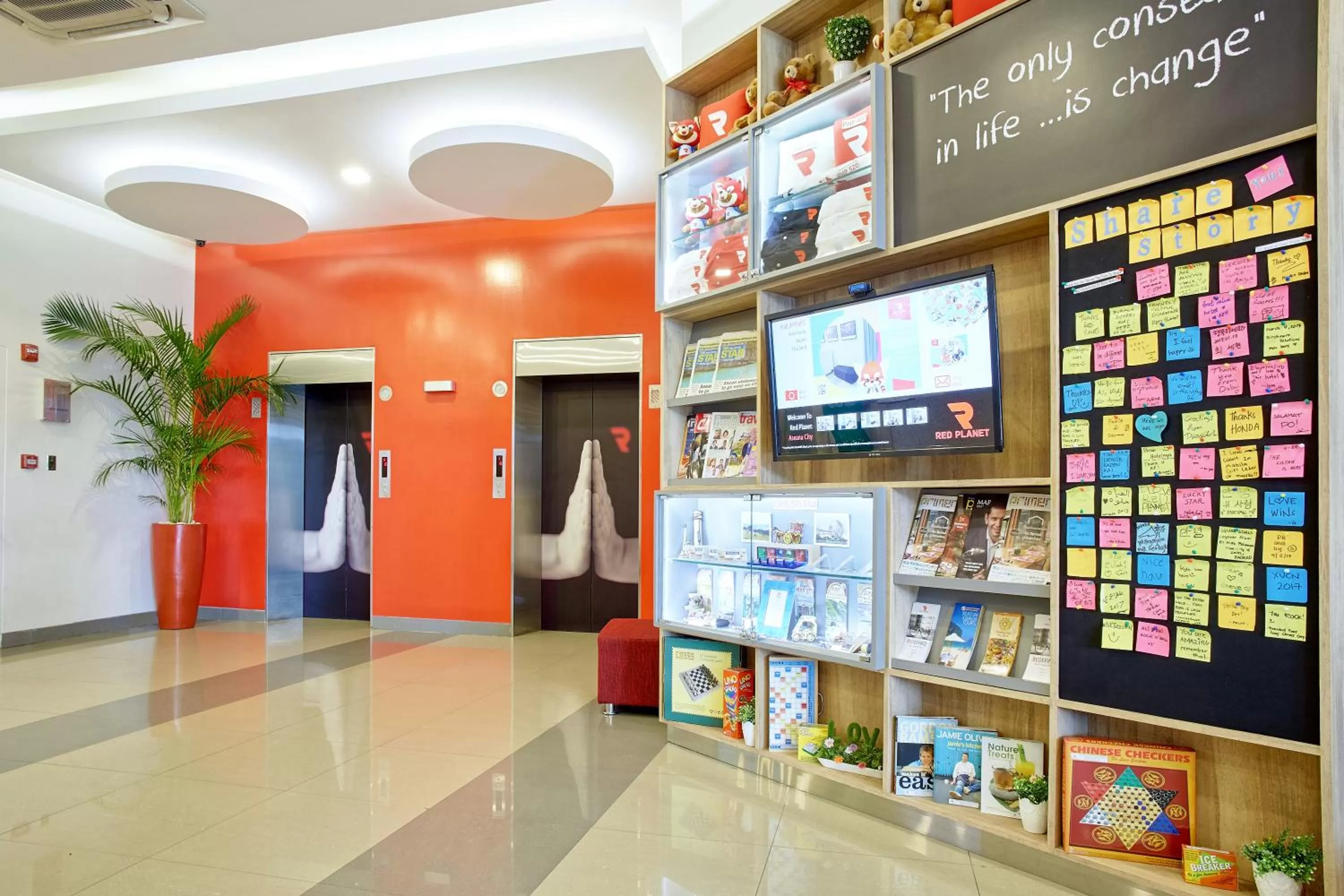 Lobby or reception in Red Planet Manila Aseana City