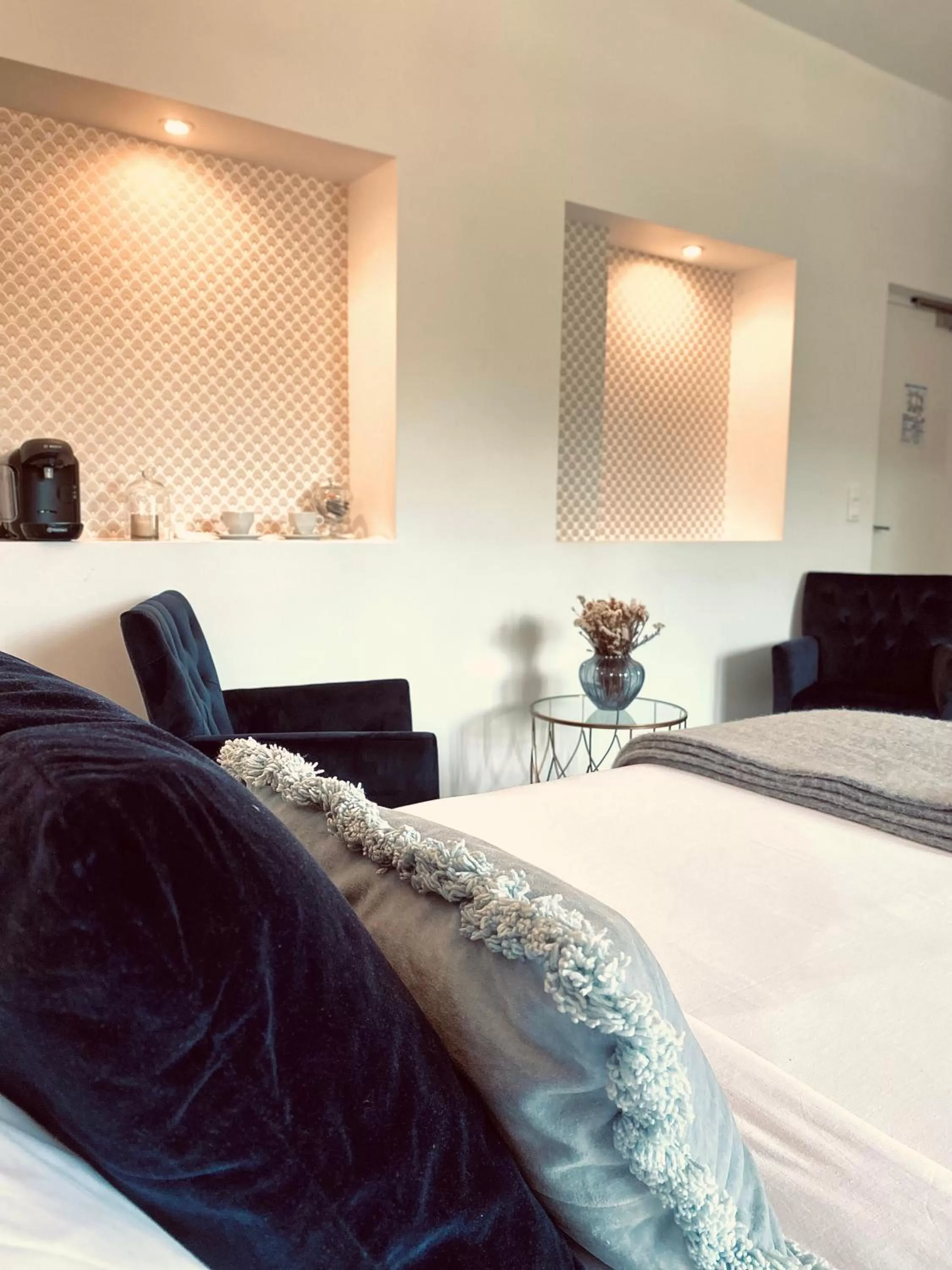 Bedroom, Bed in Château de Fontager