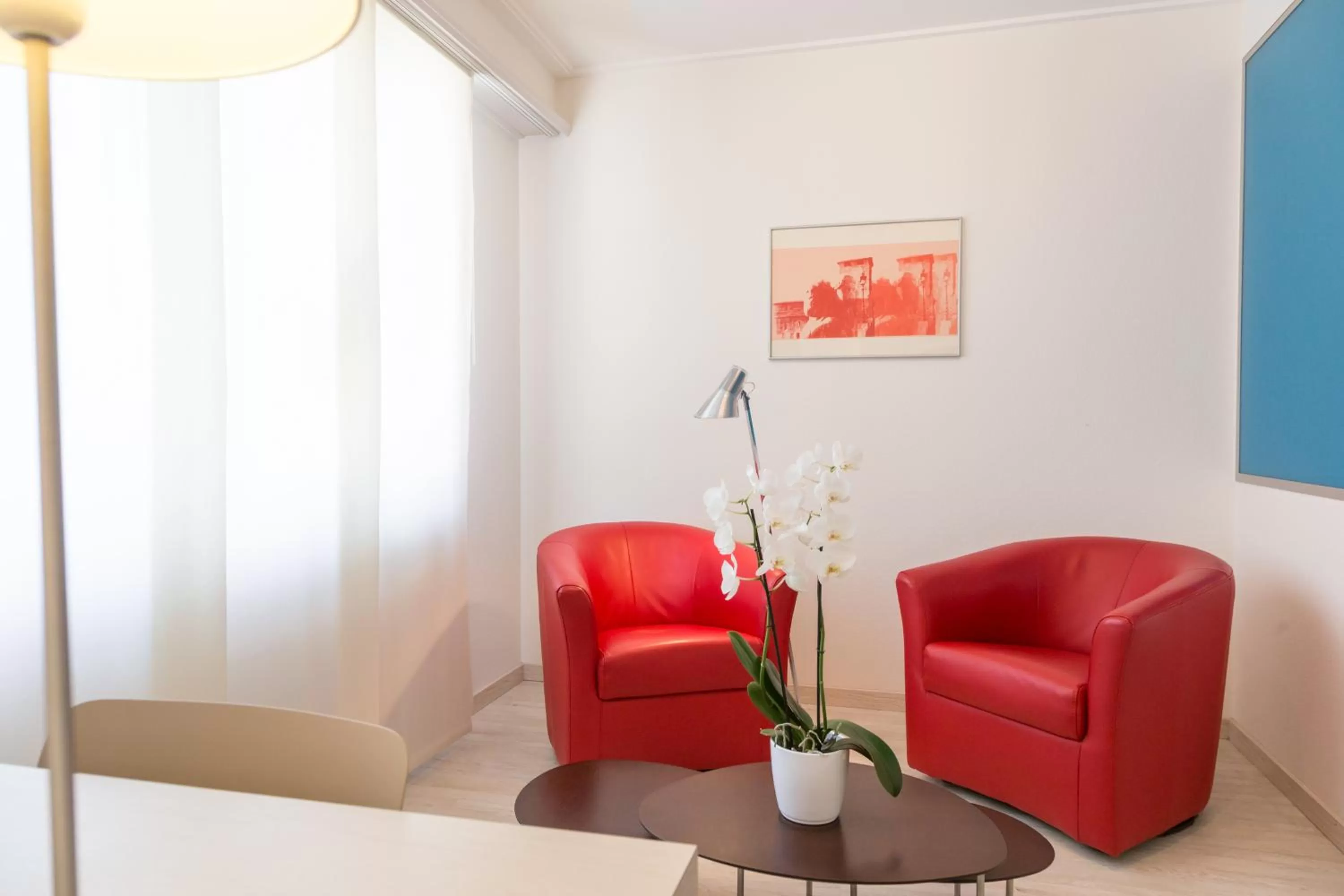 Photo of the whole room in Hôtel Des Arts