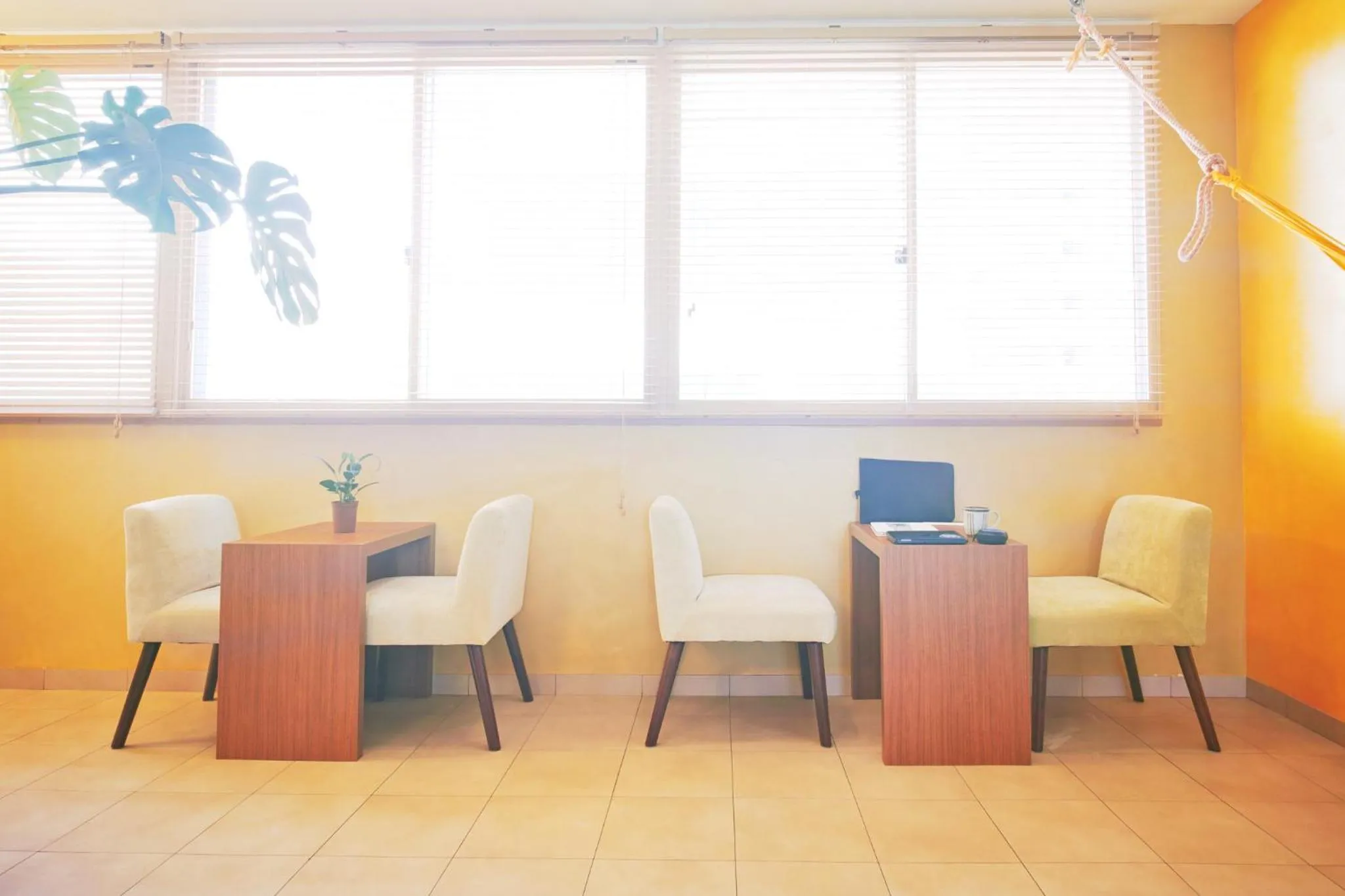 Communal lounge/ TV room in Hostel Casa Noda