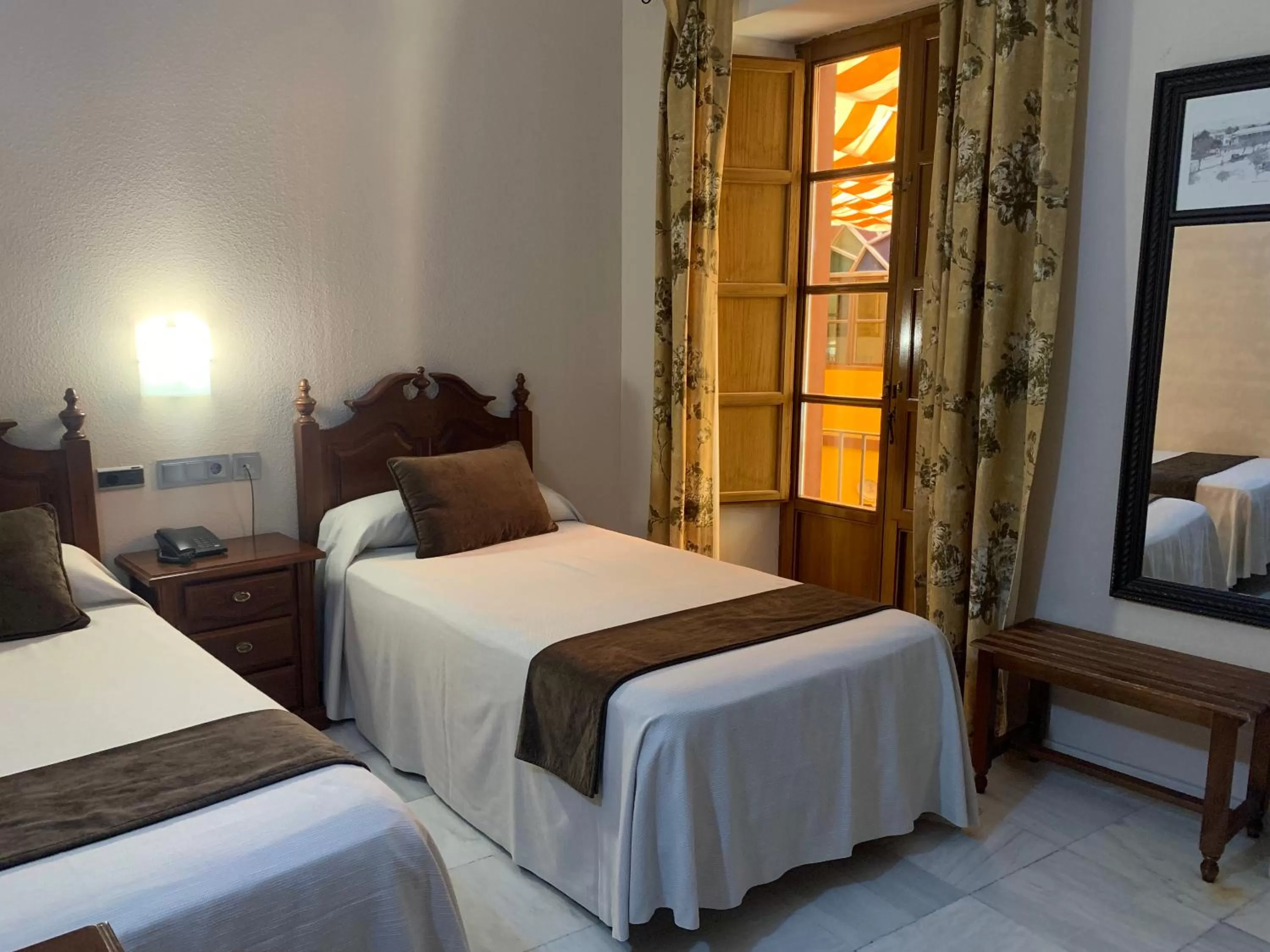 Photo of the whole room, Bed in Hotel Casa Museo de la Mezquita