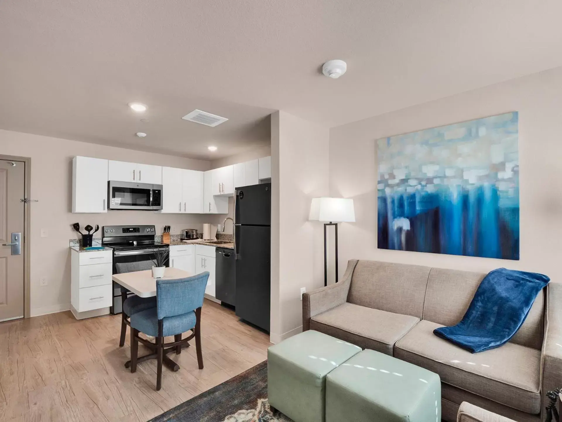 One Bedroom Suite with Balcony and Full Kitchen in WaterWalk Extended Stay Raleigh Durham Research Triangle One Bedroom Suite with Balcony and Full Kitchen in WaterWalk Extended Stay Raleigh Durham Research Triangle