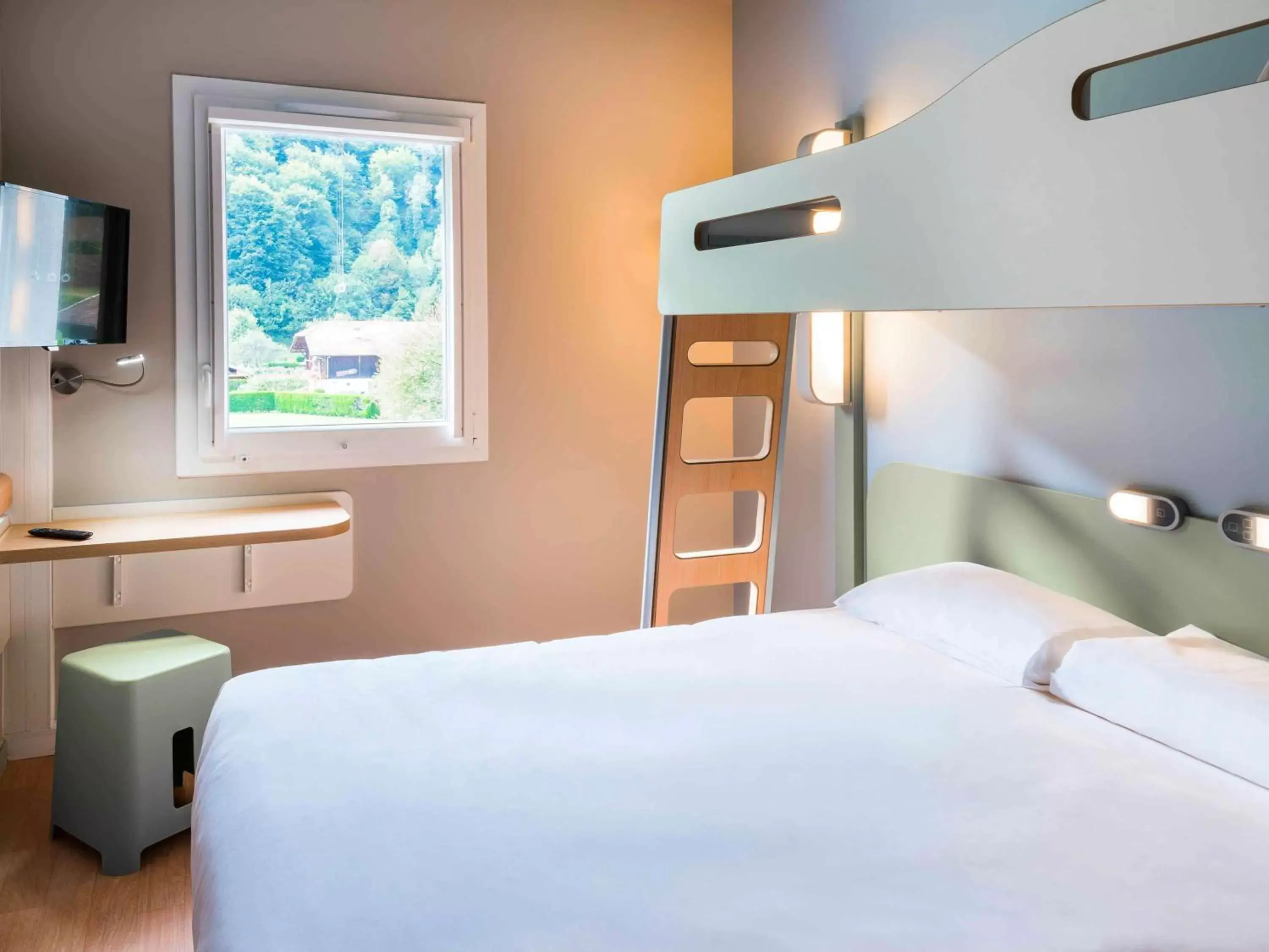 Triple Room with Bunk Bed in Ibis Budget Sallanches Triple Room with Bunk Bed in Ibis Budget Sallanches