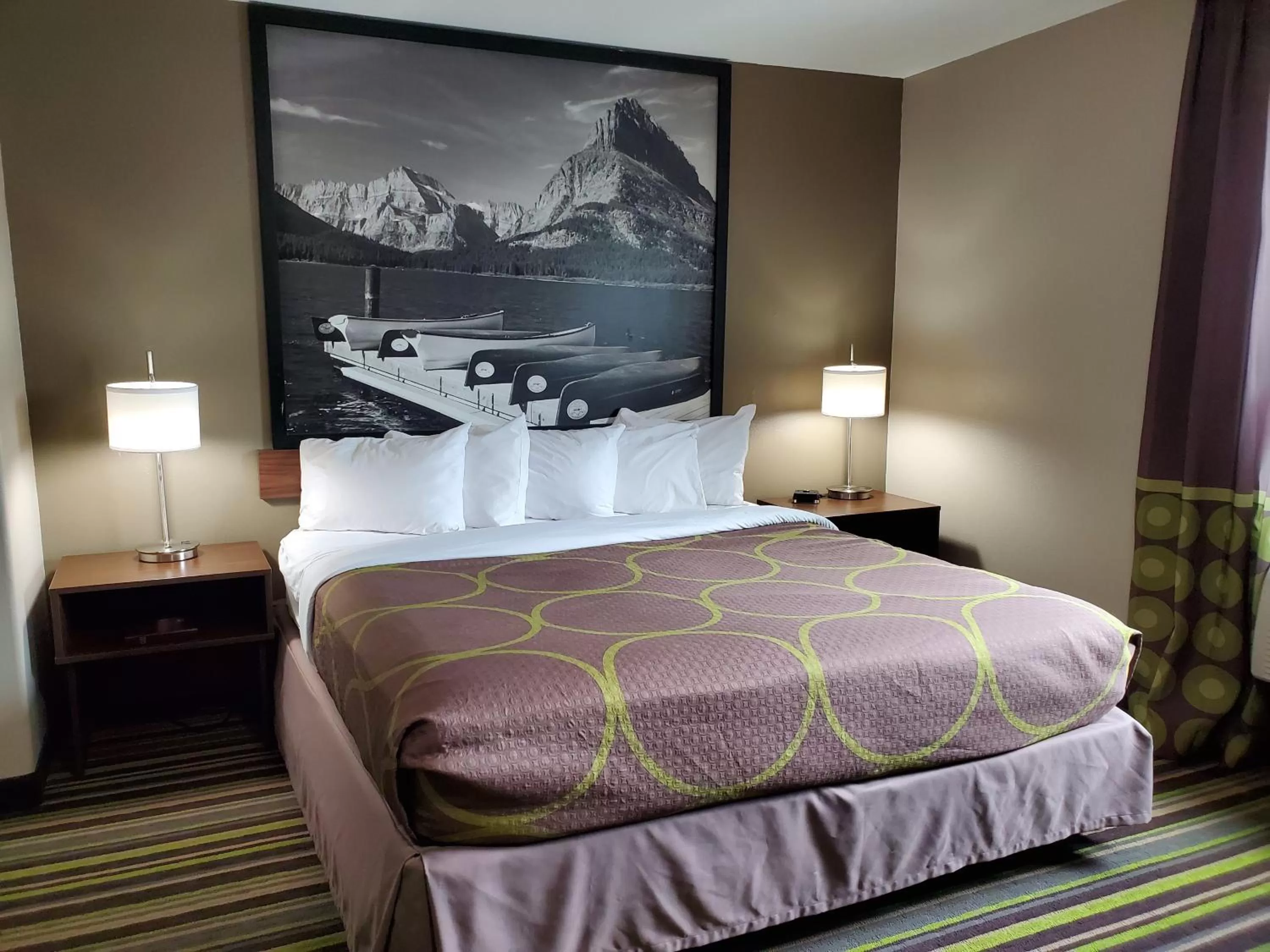 Bed in Super 8 by Wyndham Belgrade/Bozeman Airport