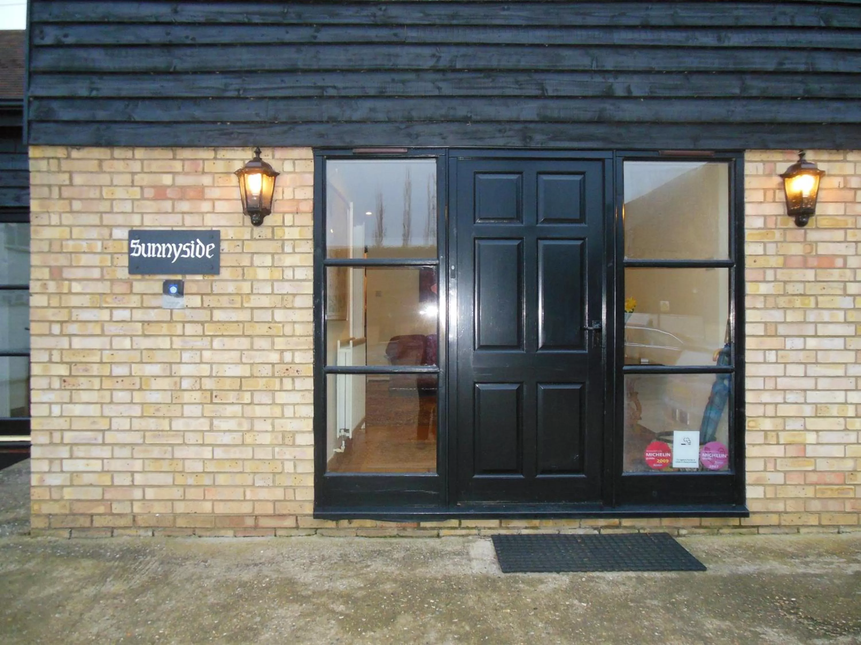 Facade/entrance in Highfield Farm