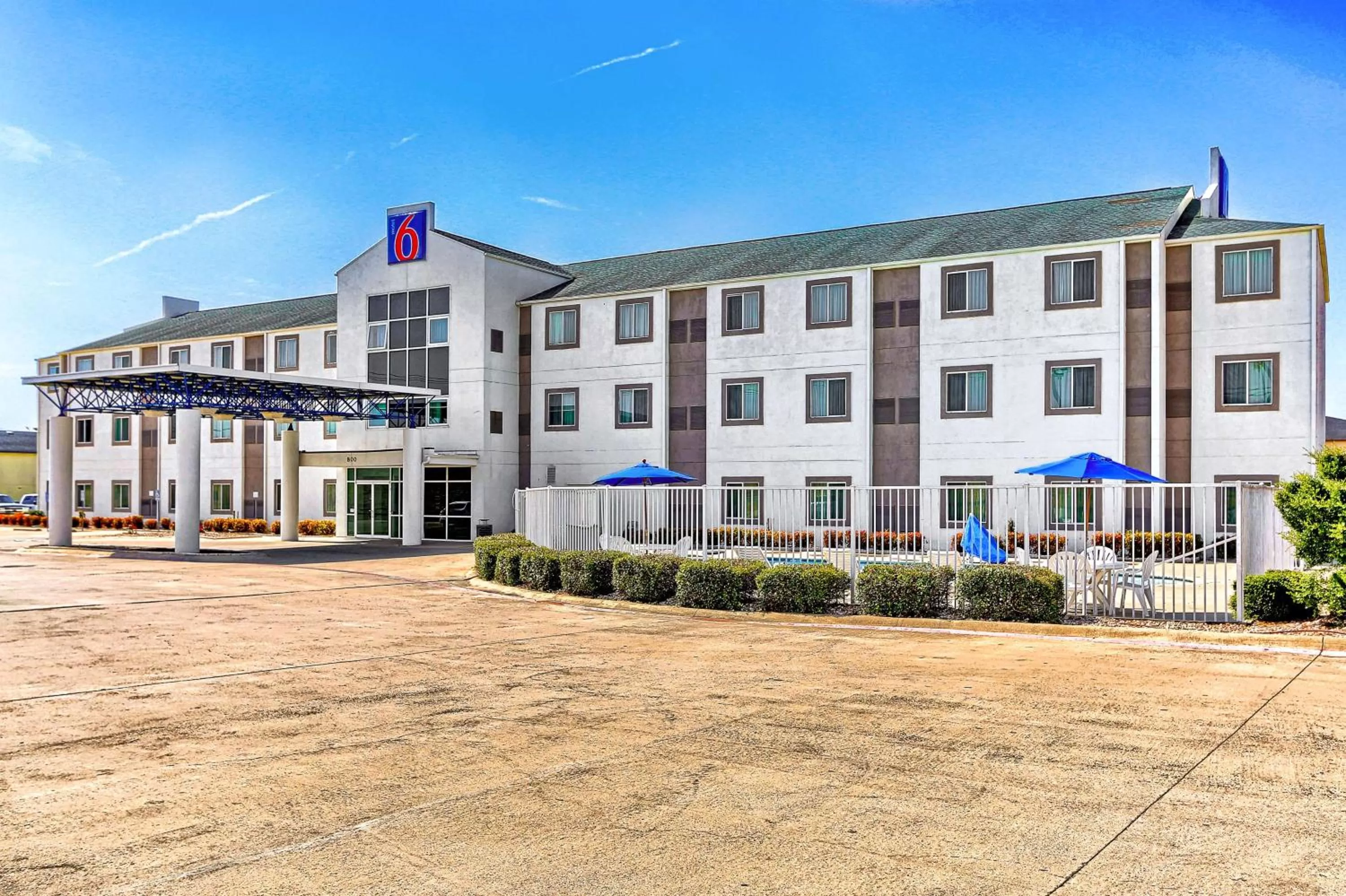 Property building in Motel 6-Killeen, TX