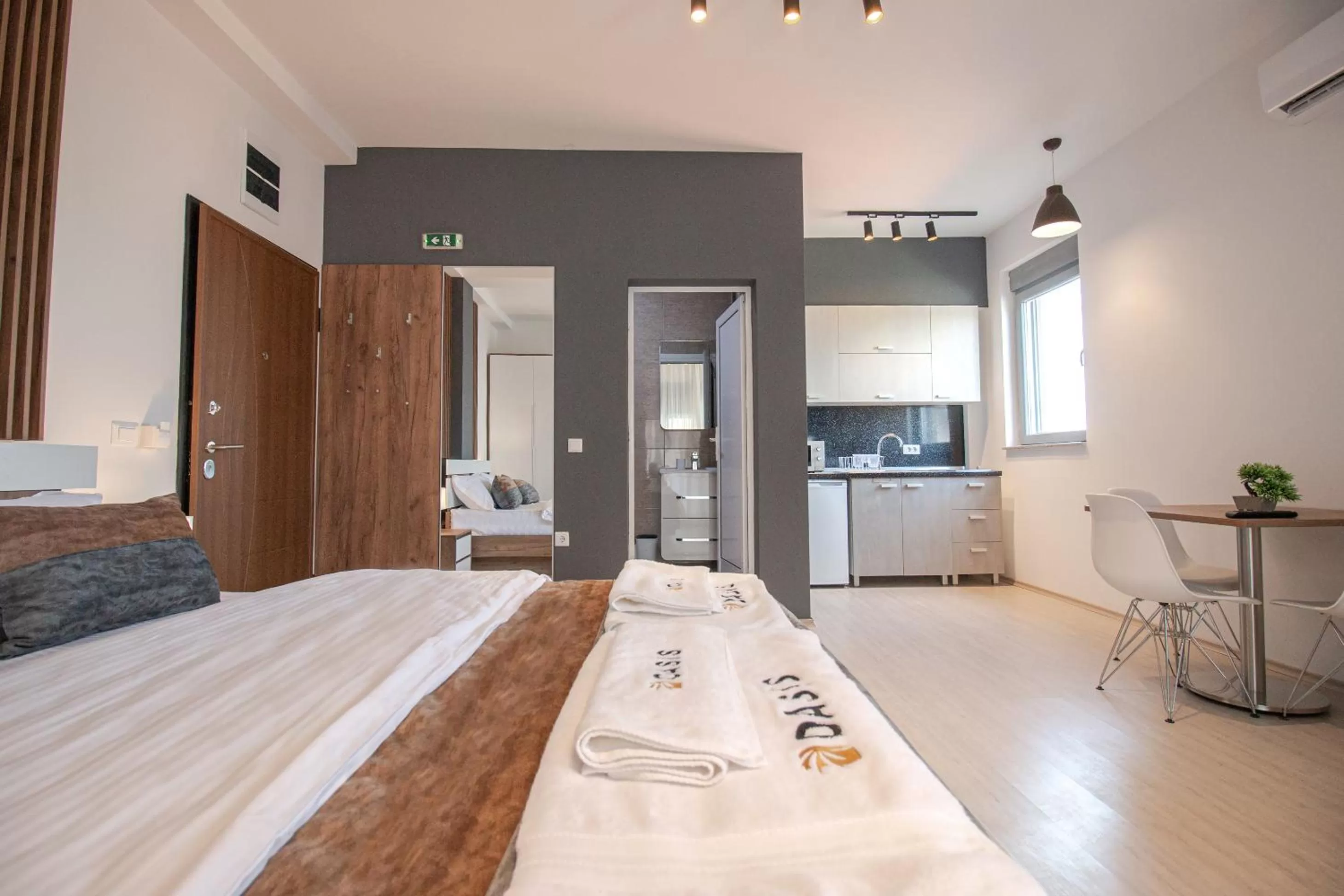 Photo of the whole room, Bed in OASIS Apartments