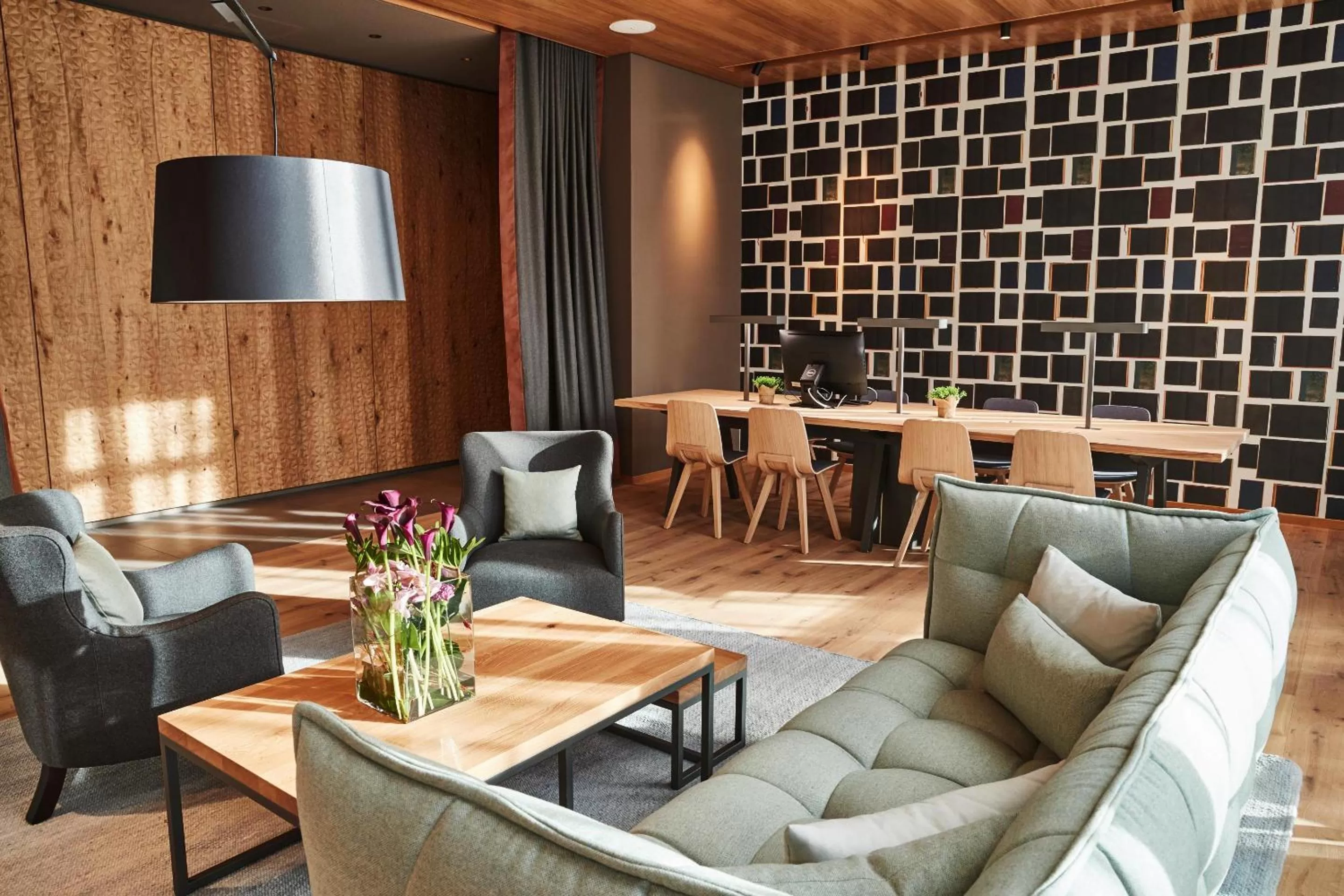 Library in Steigenberger Hotel München