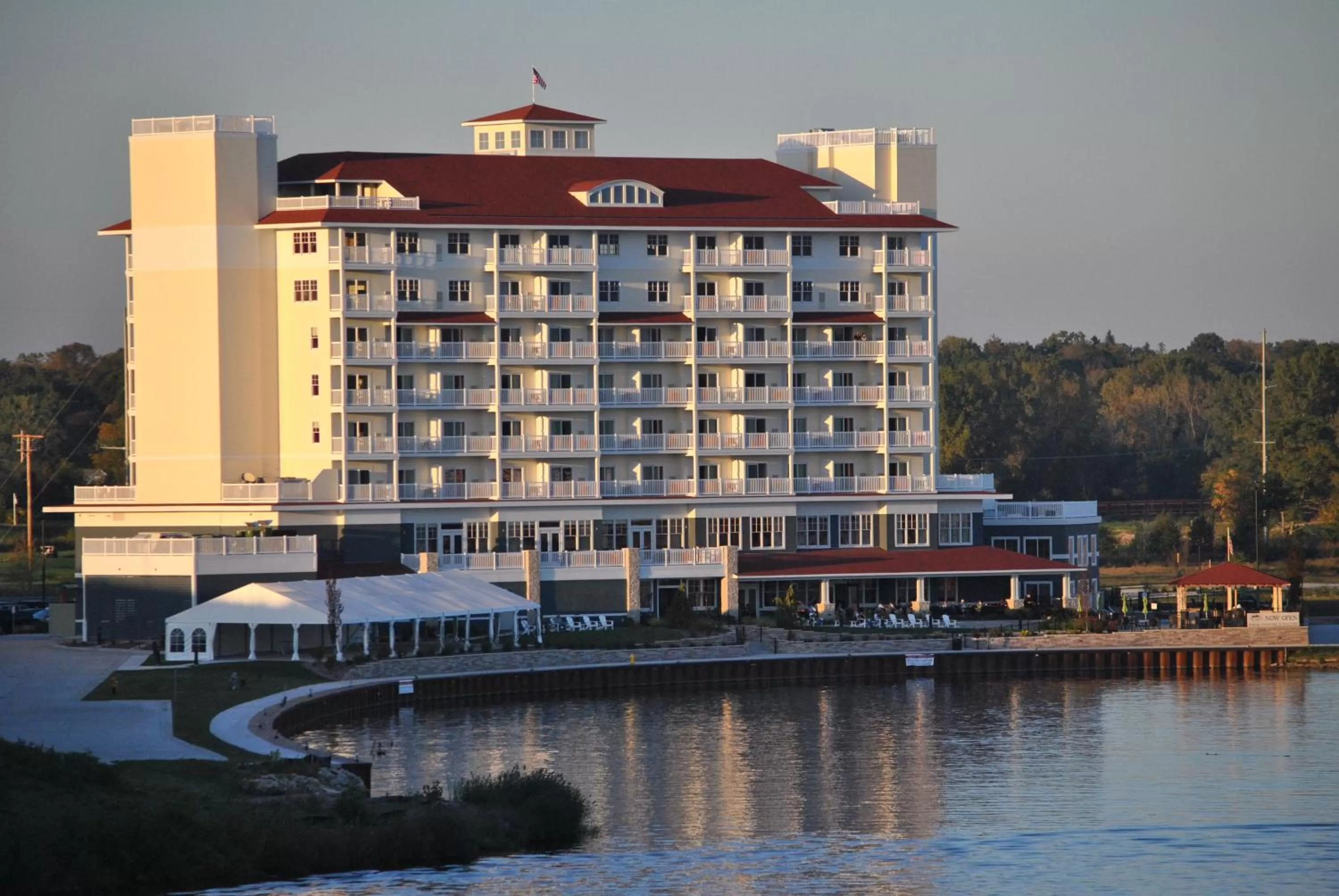 Facade/entrance in The Inn at Harbor Shores