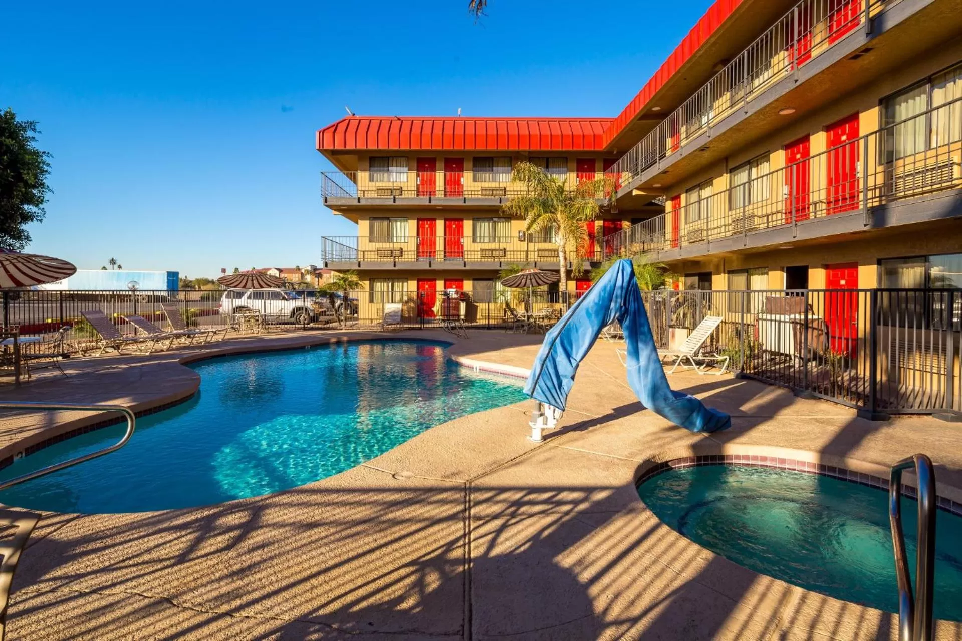 Property building in Travelers Inn - Phoenix