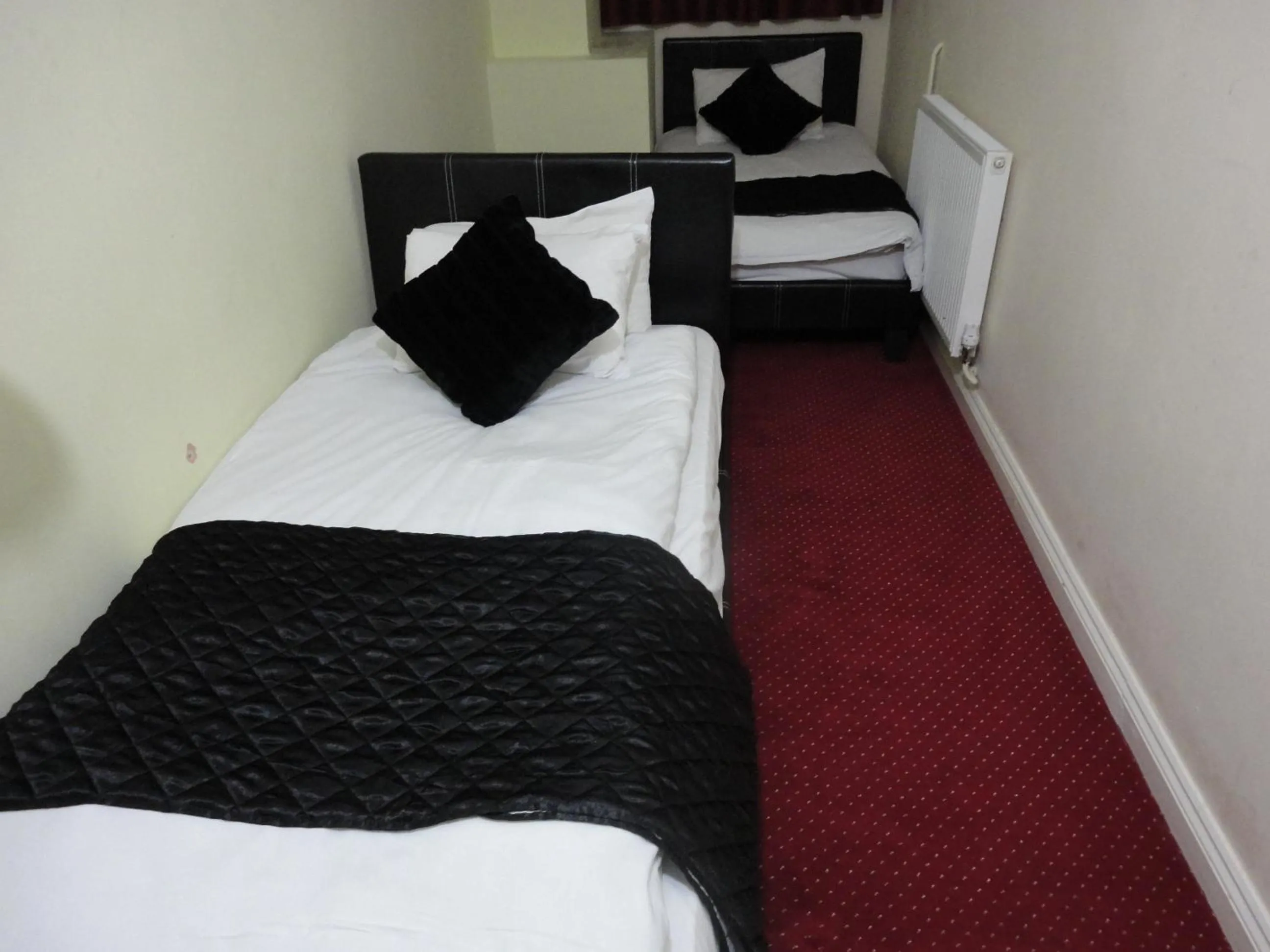 Photo of the whole room, Bed in City View Hotel - Roman Road Market