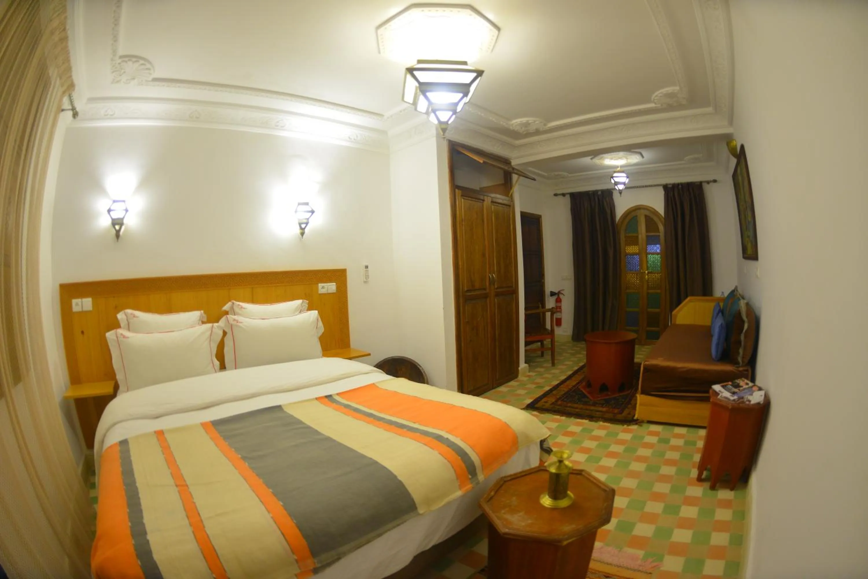 Photo of the whole room, Bed in Riad Hidden