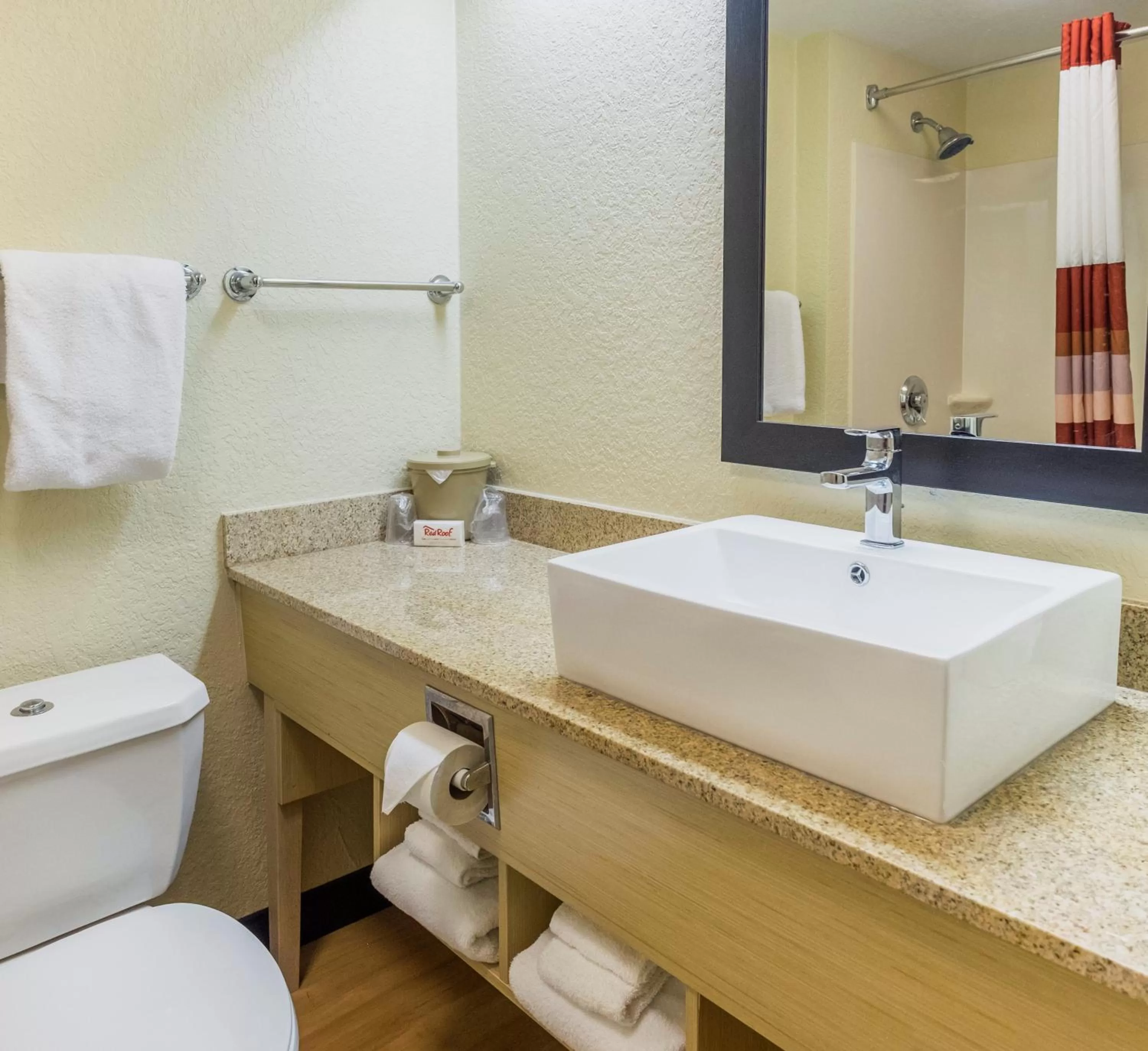 Bathroom in Red Roof Inn PLUS+ West Palm Beach