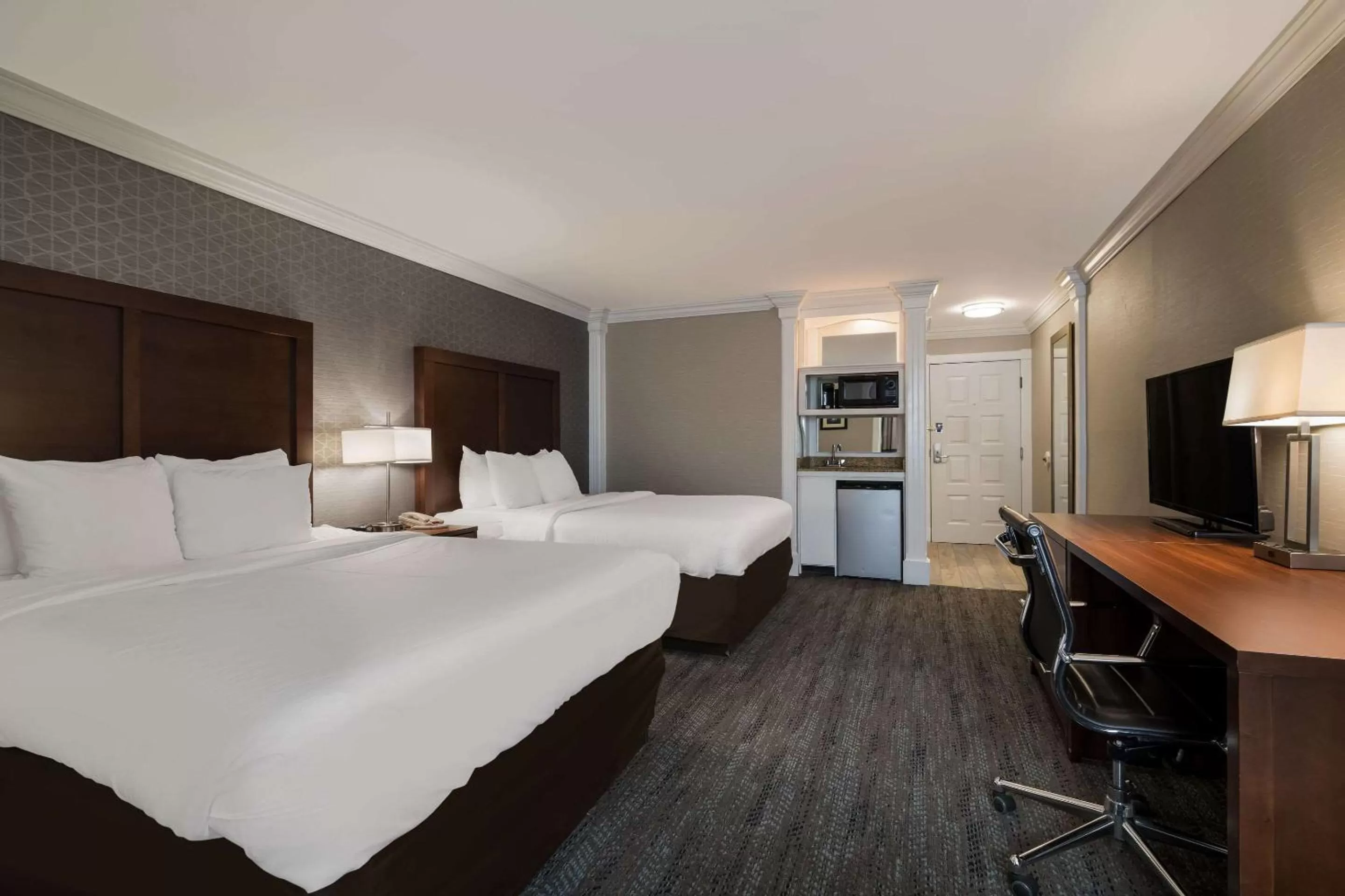 Bedroom, Bed in Comfort Inn & Suites Plattsburgh - Morrisonville