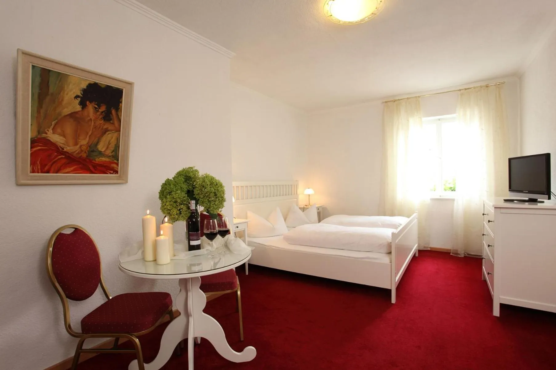 Photo of the whole room, Bed in Hotel Zum Stemplinger Hansl