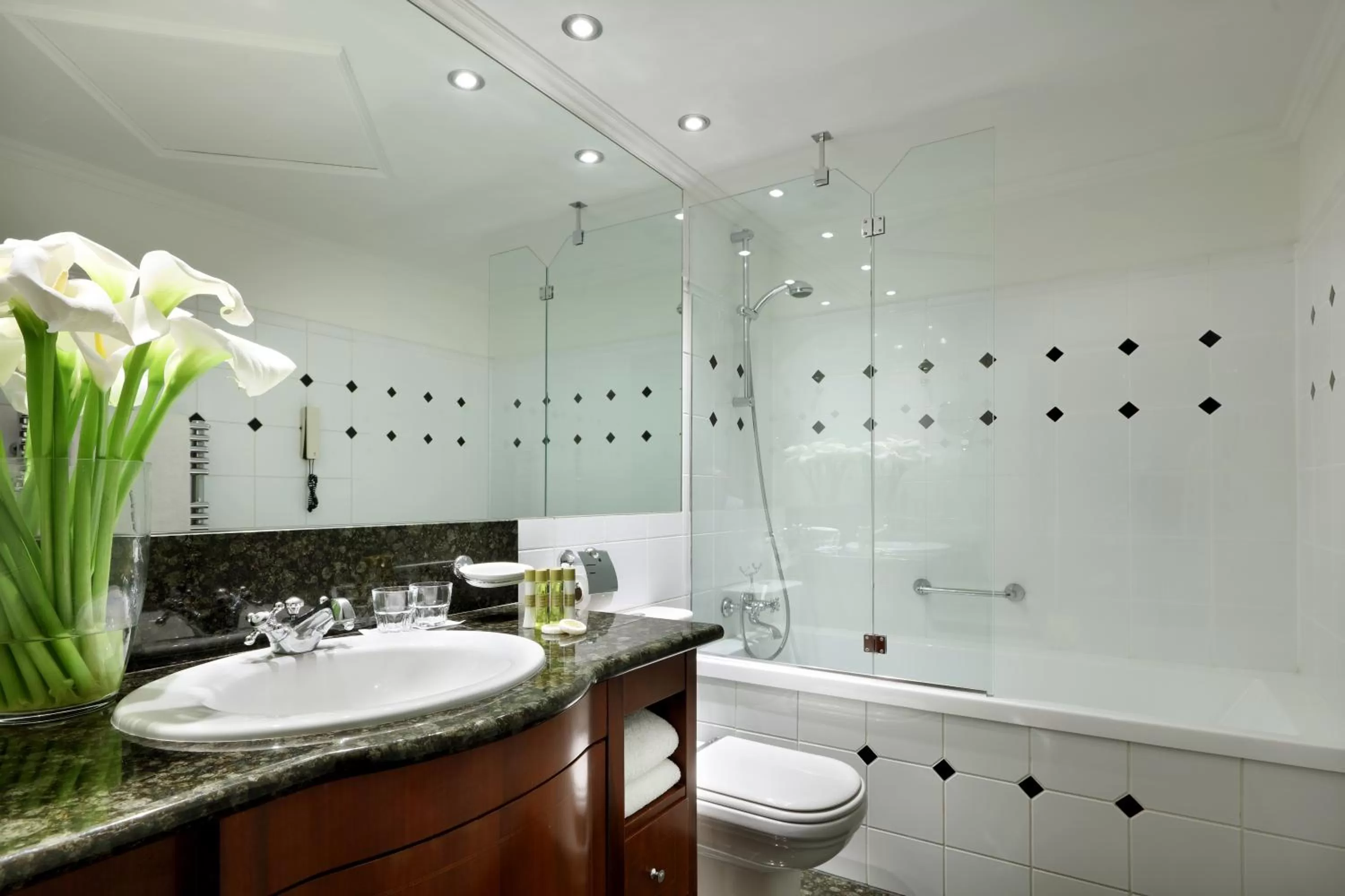 Bathroom in Eurostars Montgomery