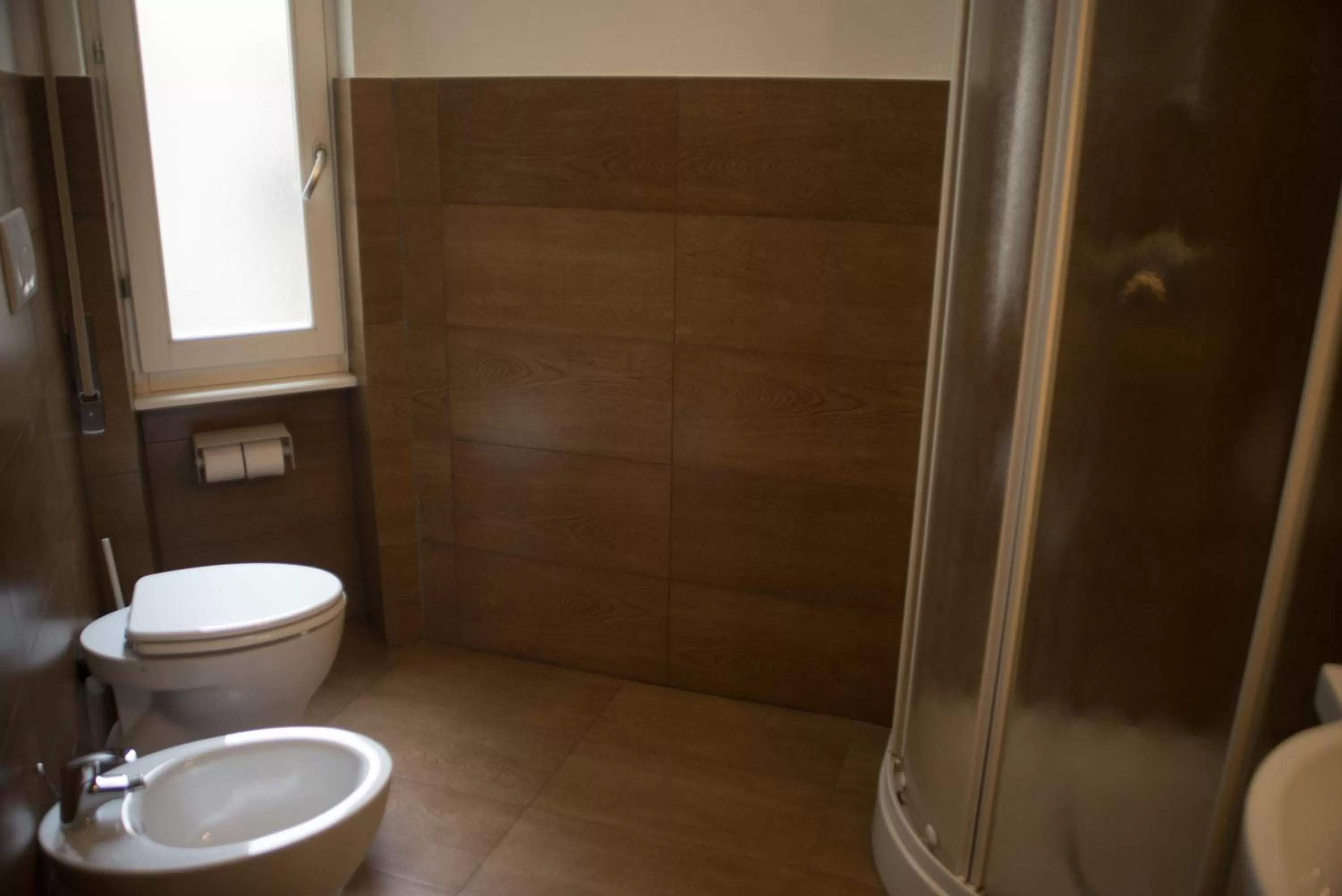 Shower in Anna Guest House