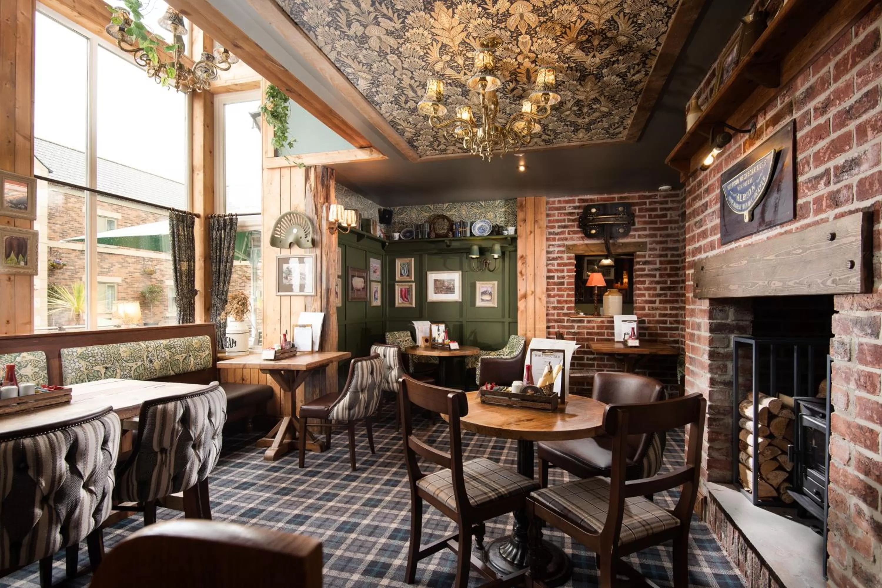 Restaurant/places to eat in The Hog's Head Inn - The Inn Collection Group