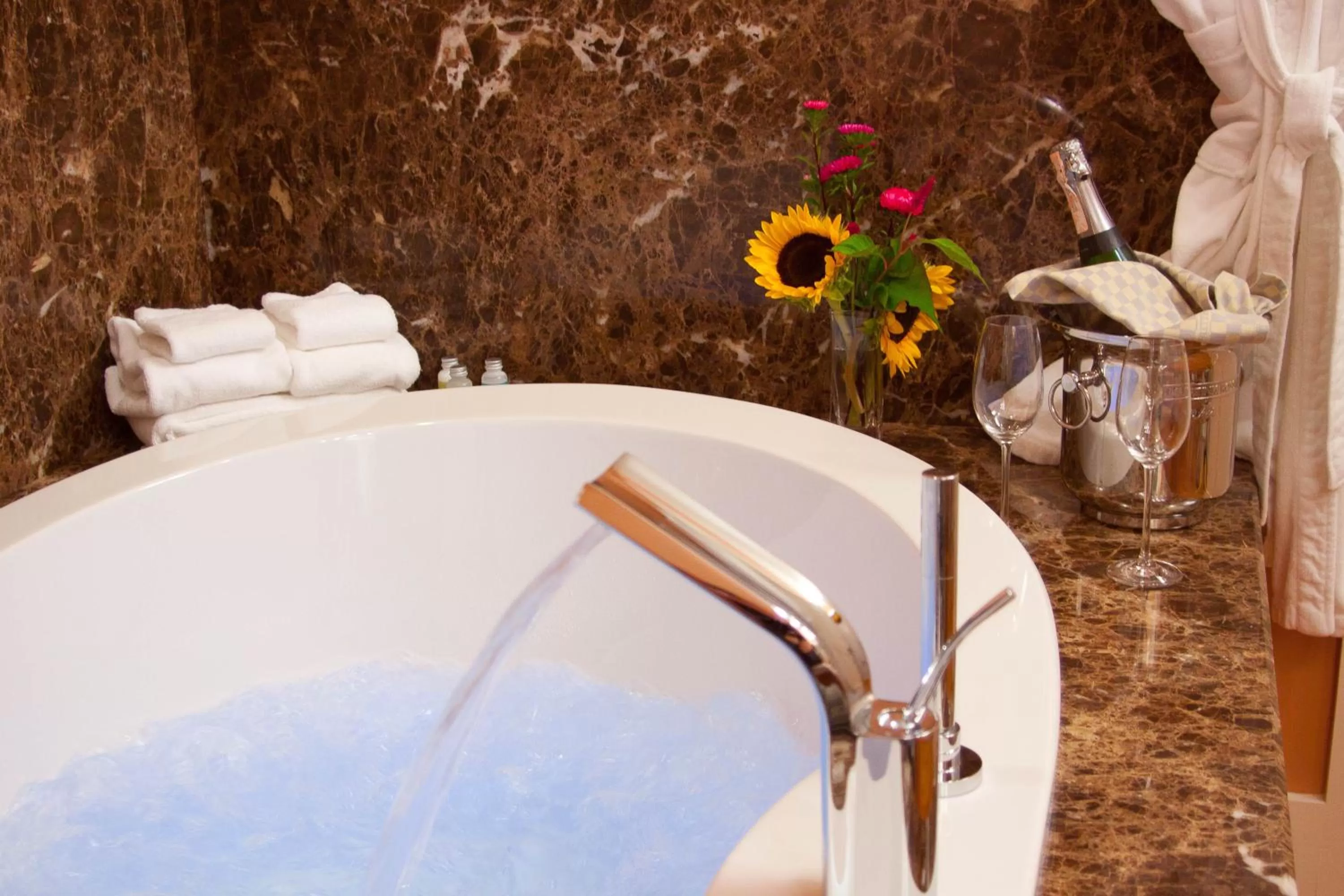 Swimming Pool in Jackson House Inn