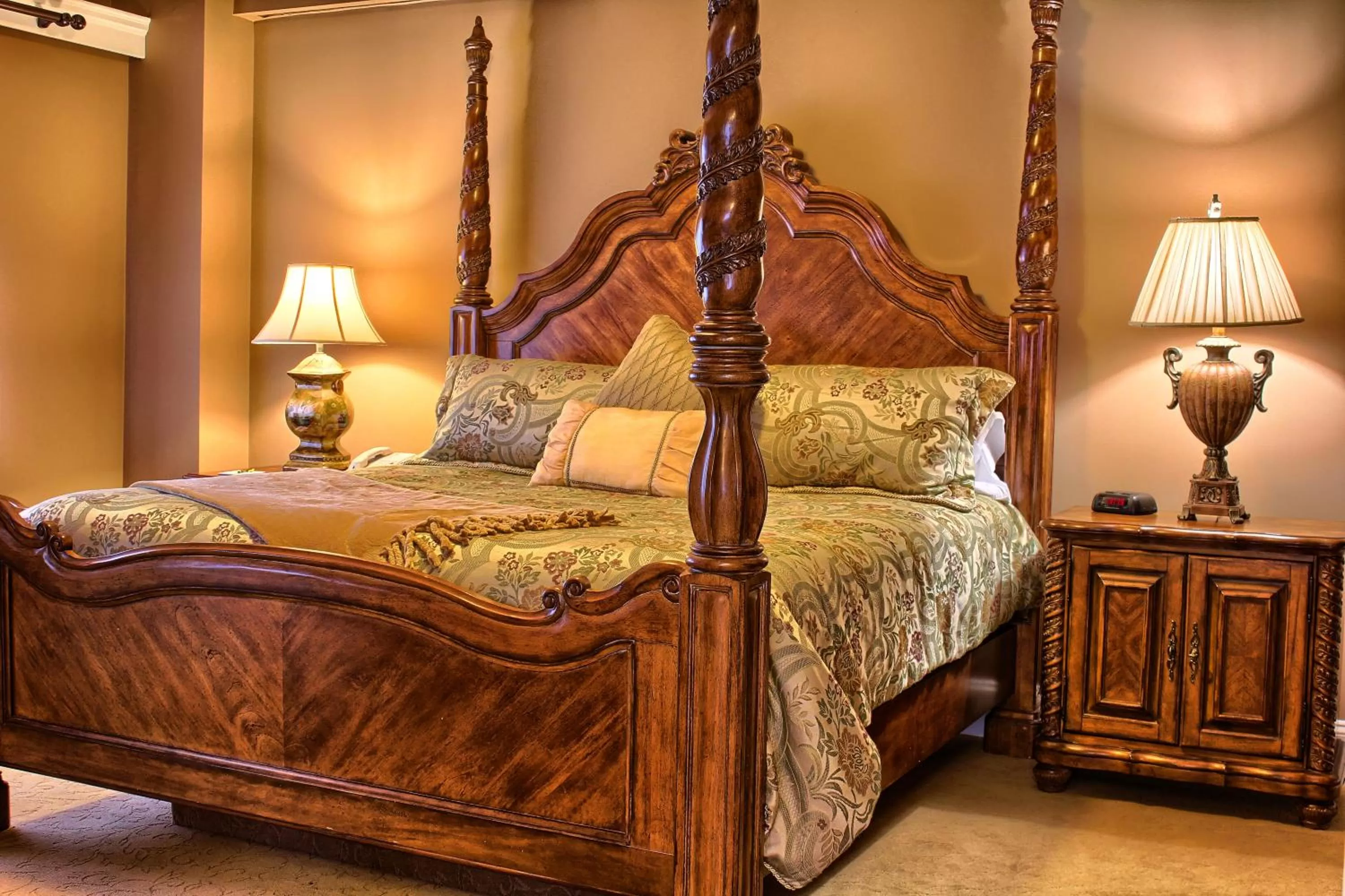 Bedroom, Bed in Grant Hall Hotel