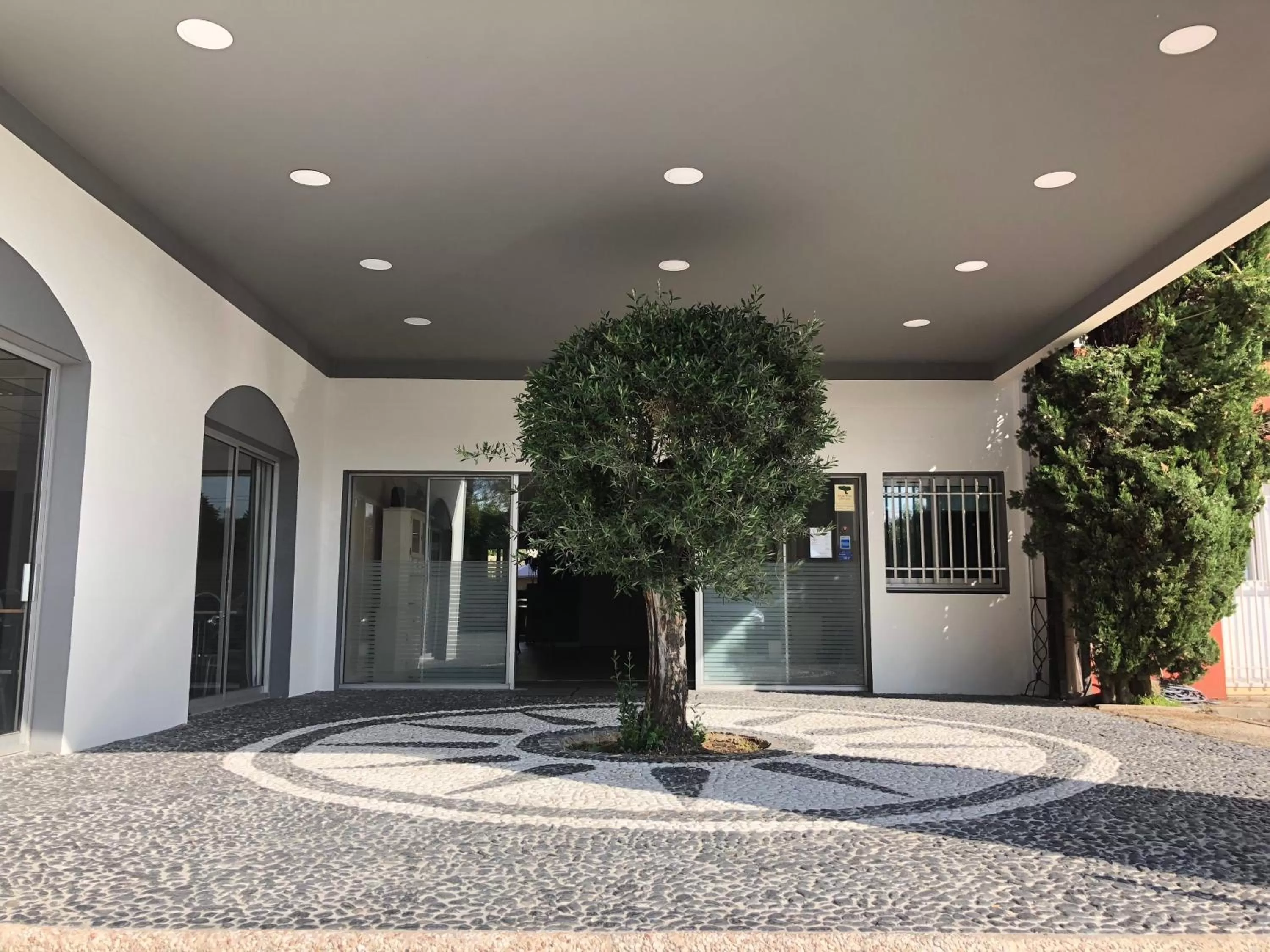 Facade/entrance in Best Western Terre de Provence