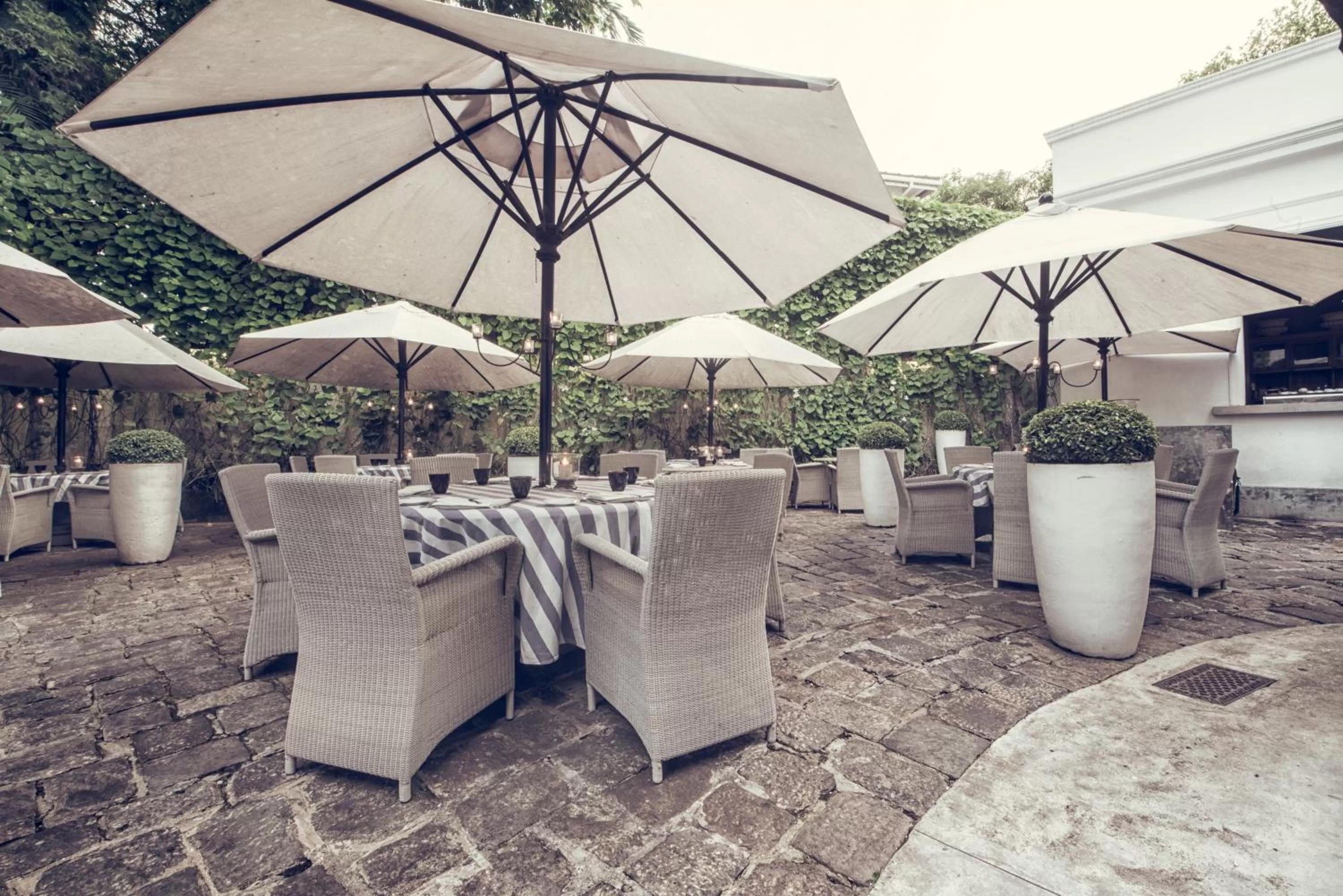 Restaurant/places to eat in Paradise Road Tintagel Colombo