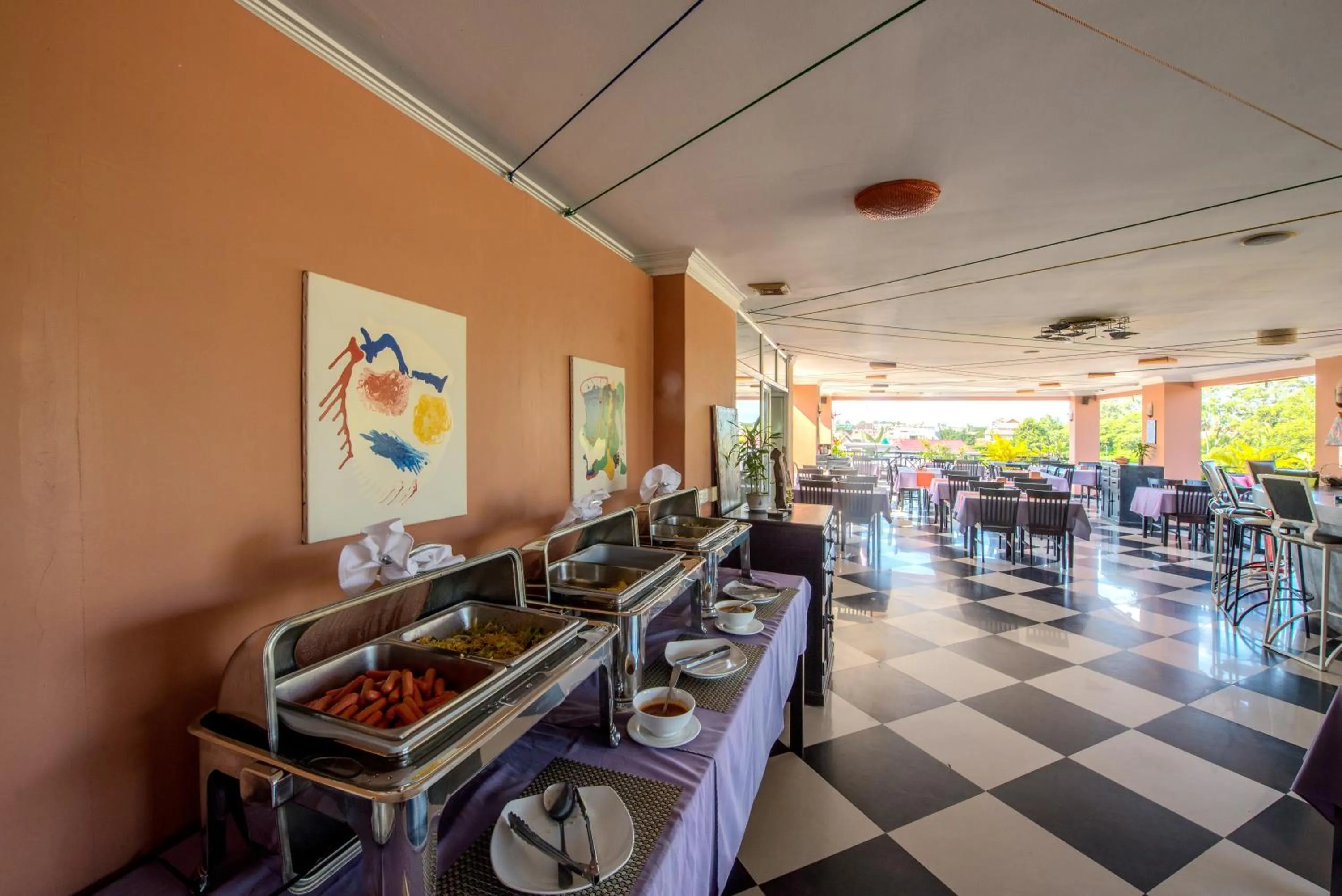 Restaurant/places to eat in Angkor Panoramic Boutique Hotel