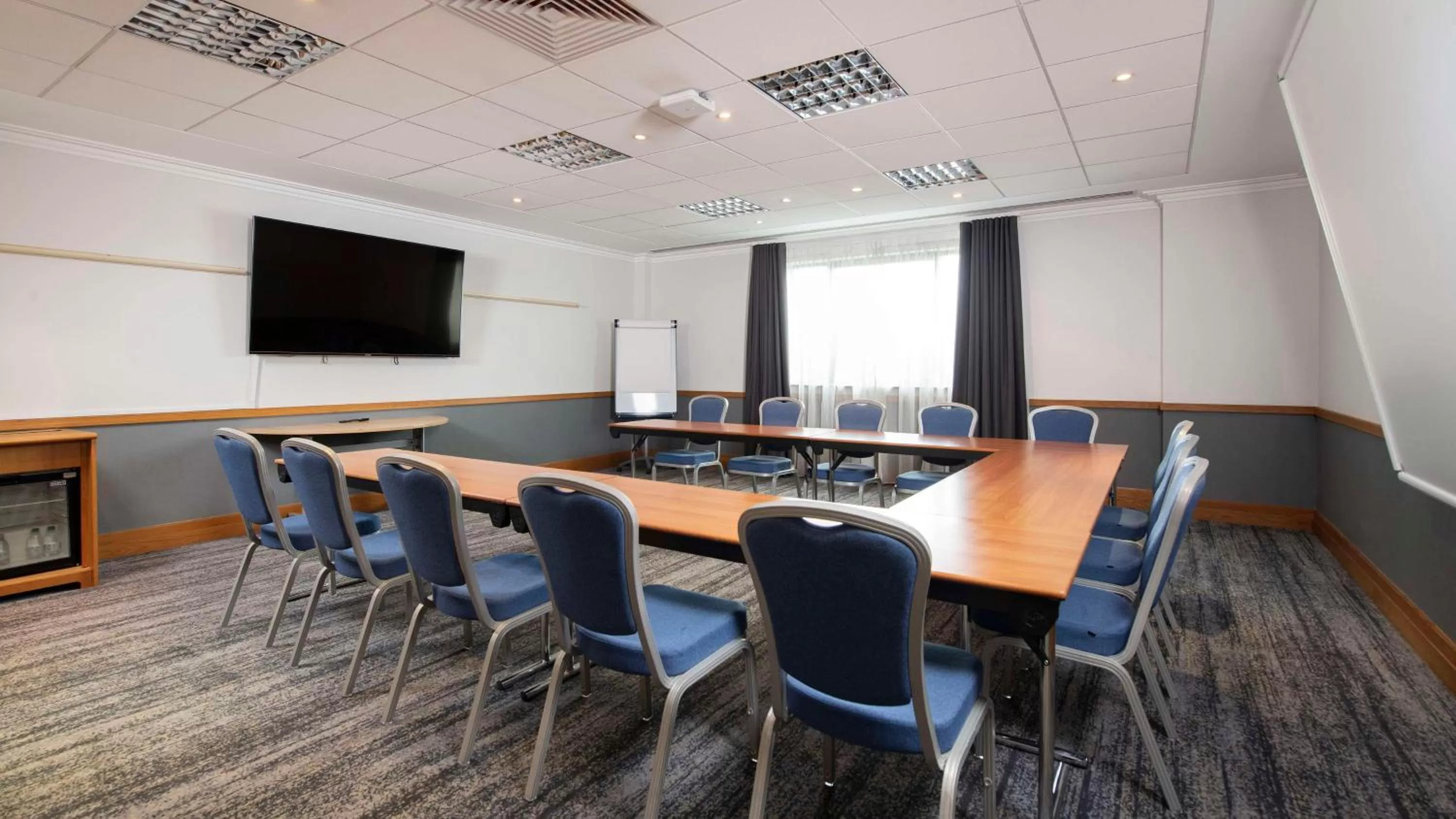 Meeting/conference room in DoubleTree by Hilton Swindon Hotel