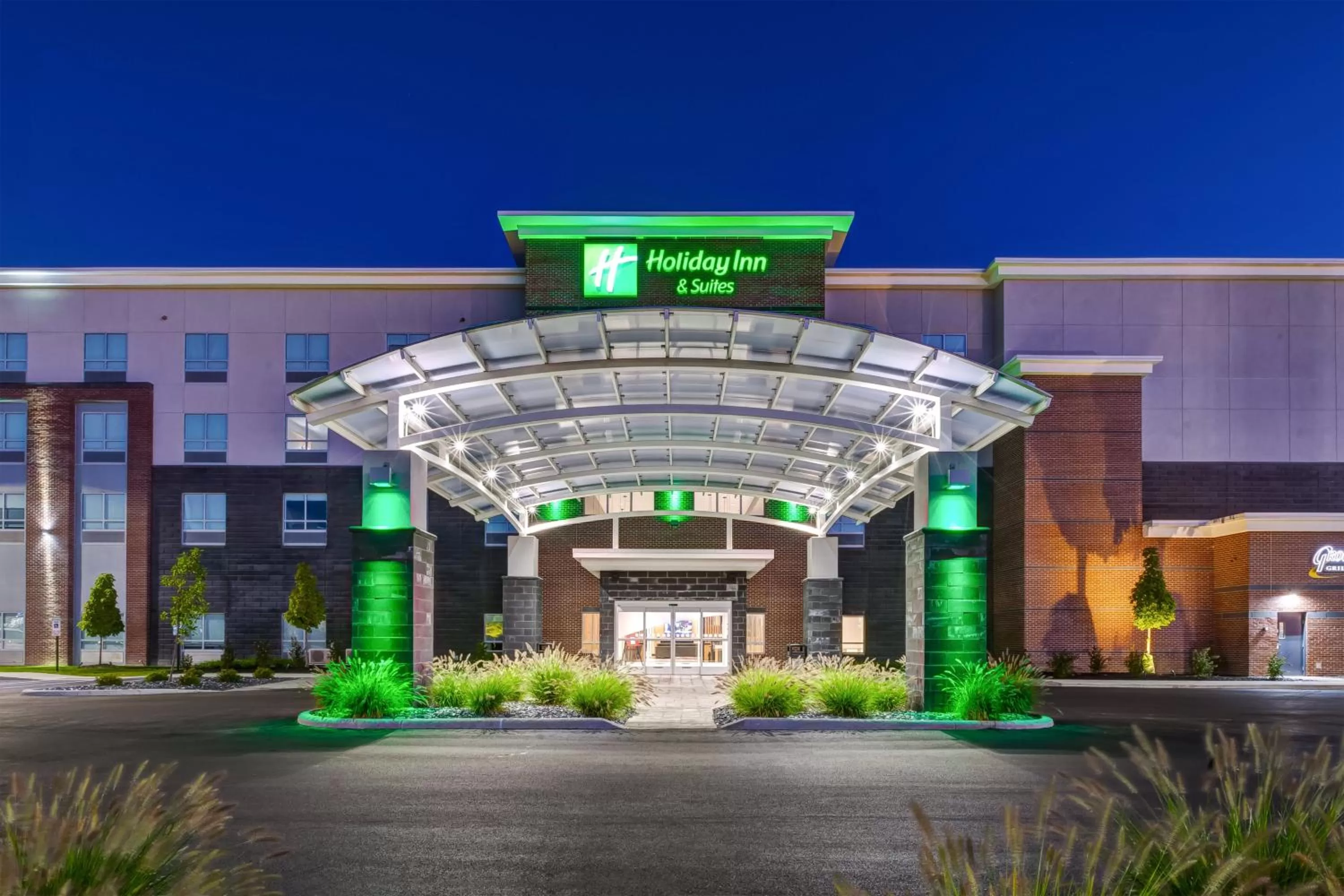 Property building in Holiday Inn & Suites - Toledo Southwest - Perrysburg by IHG