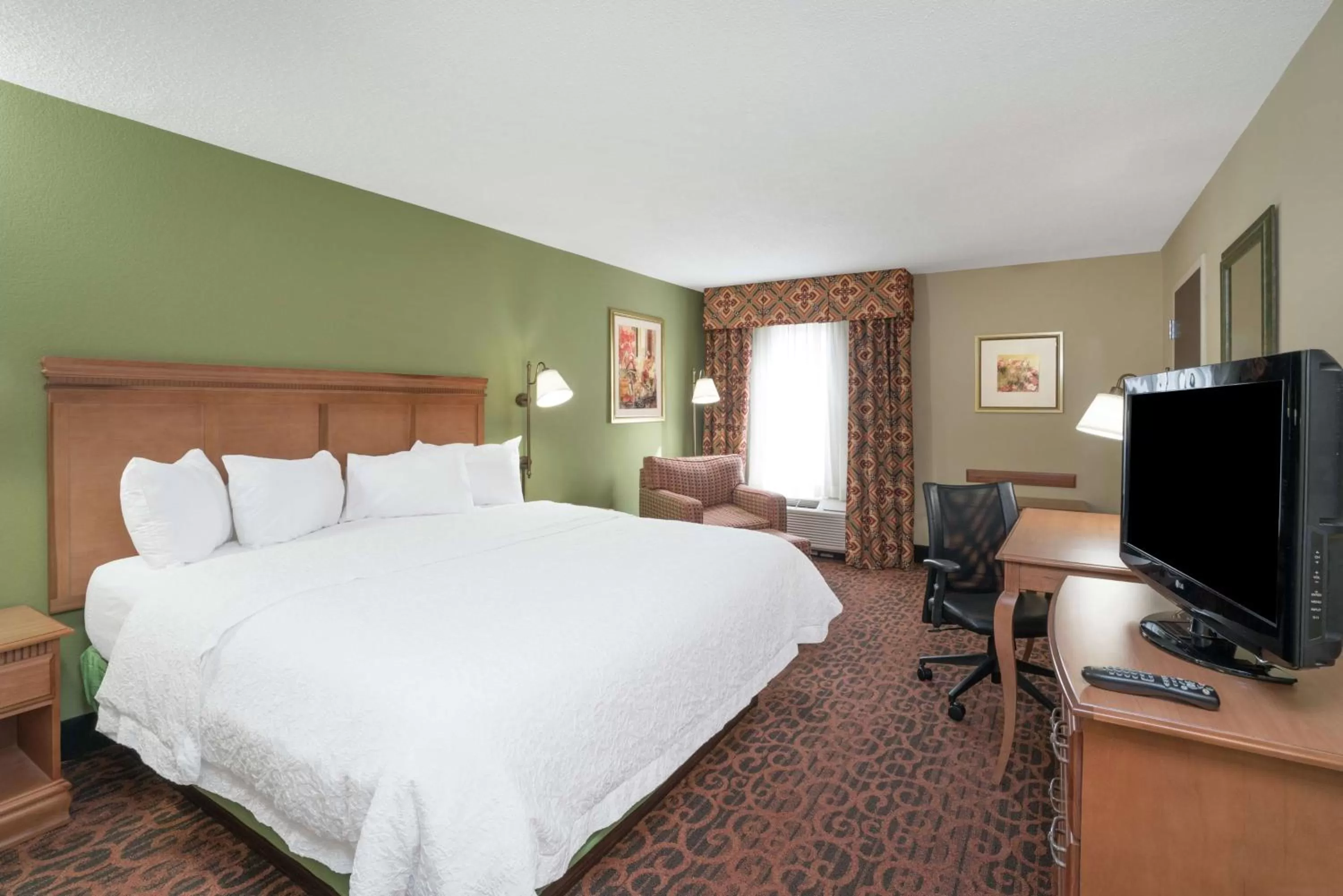 Bedroom in Hampton Inn Bardstown